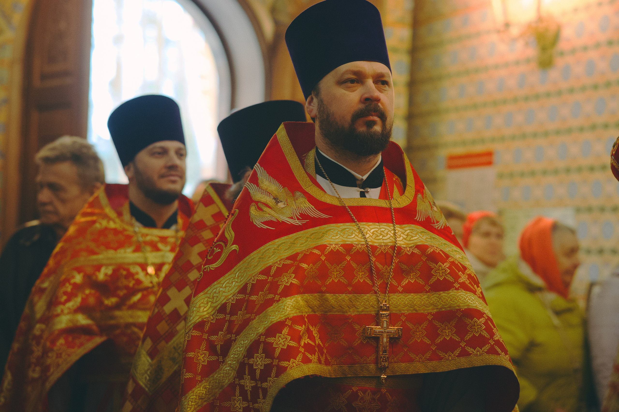 Репортаж с Божественной литургии в храме св. Пантелеимона в Екатеринбурге. Фотограф в Екатеринбурге: венчания, крещения, репортаж. Видео и трансляции. Официальный фотограф Екатеринбургской епархии