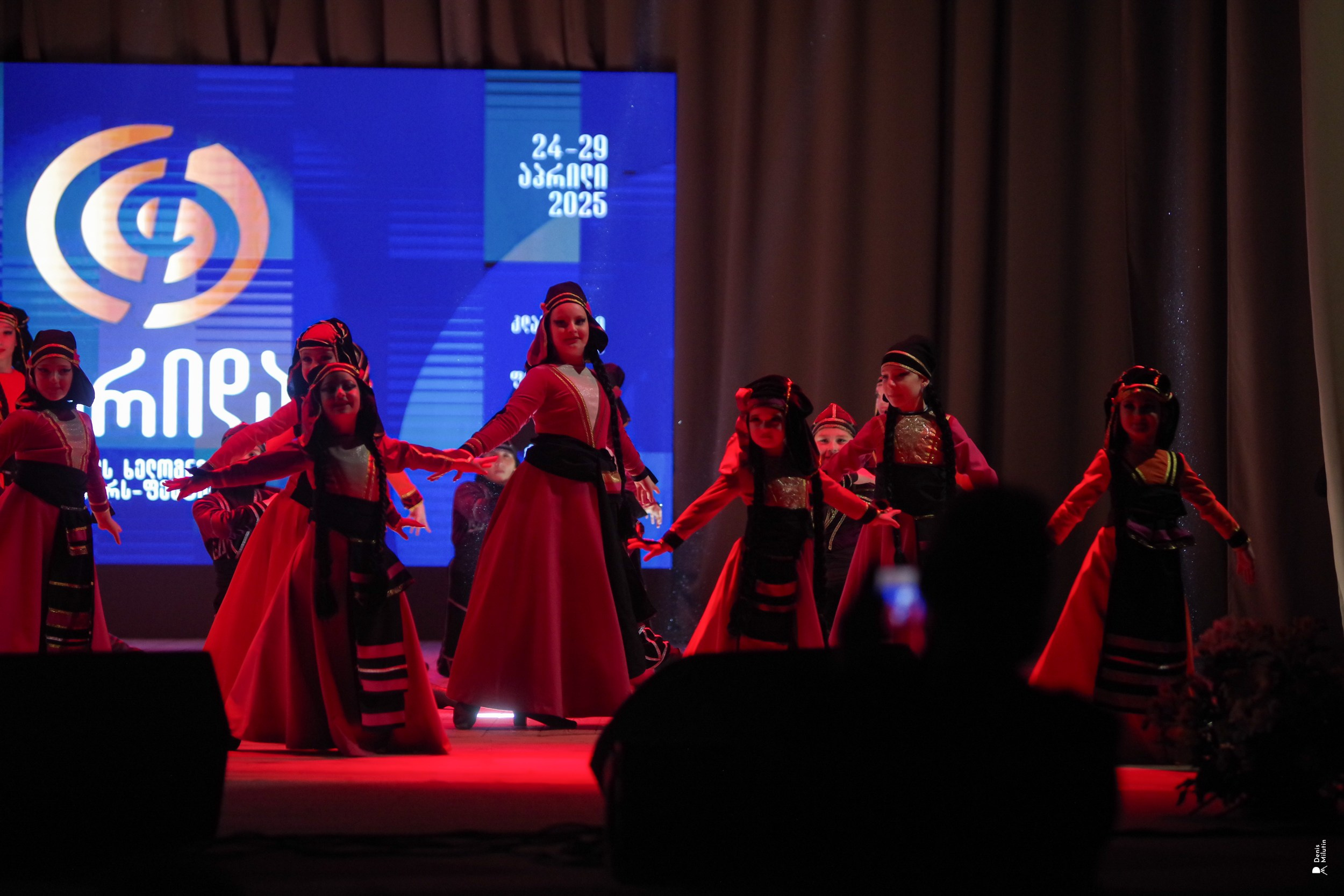 Танцы в Хоби. Портретный фотограф Денис Милютин