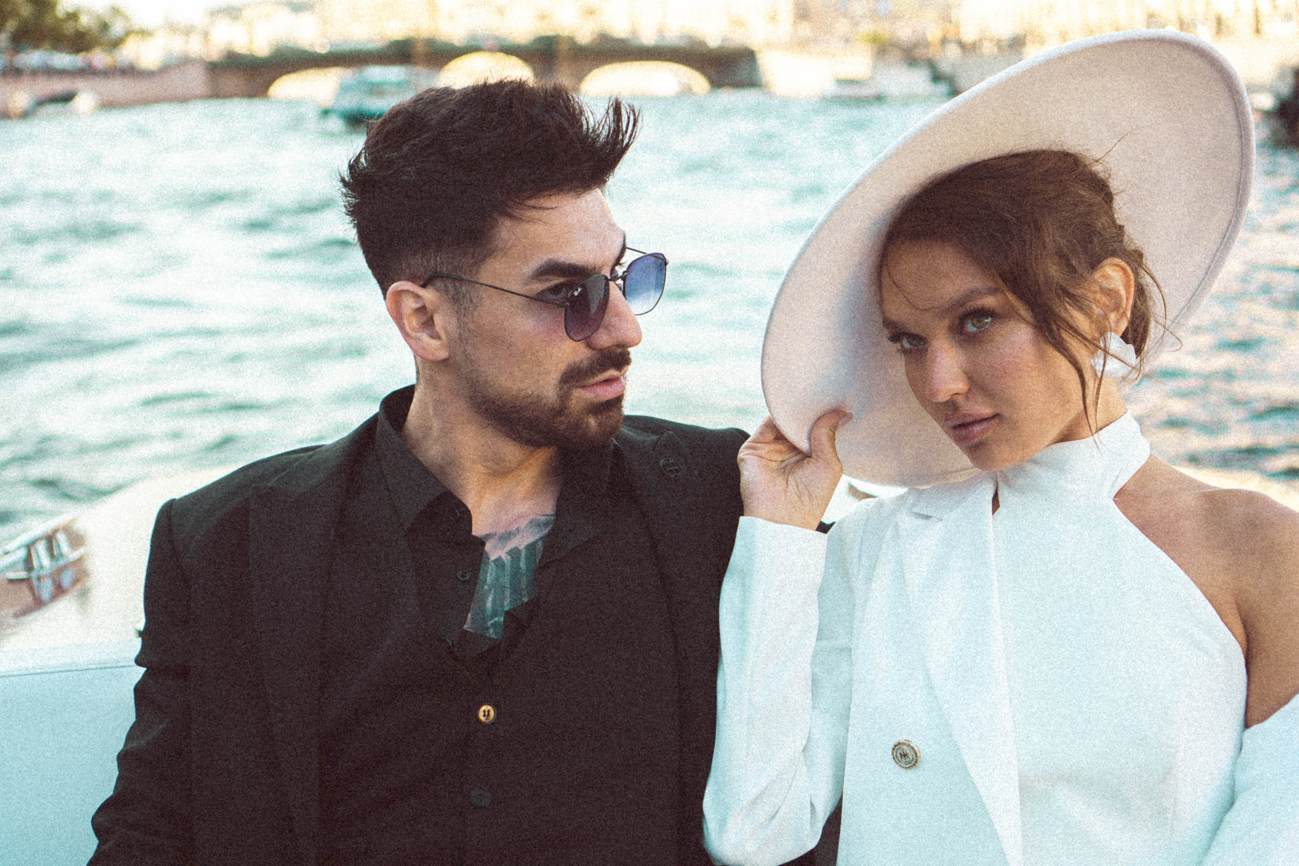 СВАДЕНБНАЯ СЬЕМКА НА КАТЕРЕ ПО КАНАЛАМ САНКТ-ПЕТЕРБУРГА И В АКВАТОРИИ НЕВЫ. Профессиональный фотограф, Санкт-Петербург — Виктория Богомолова