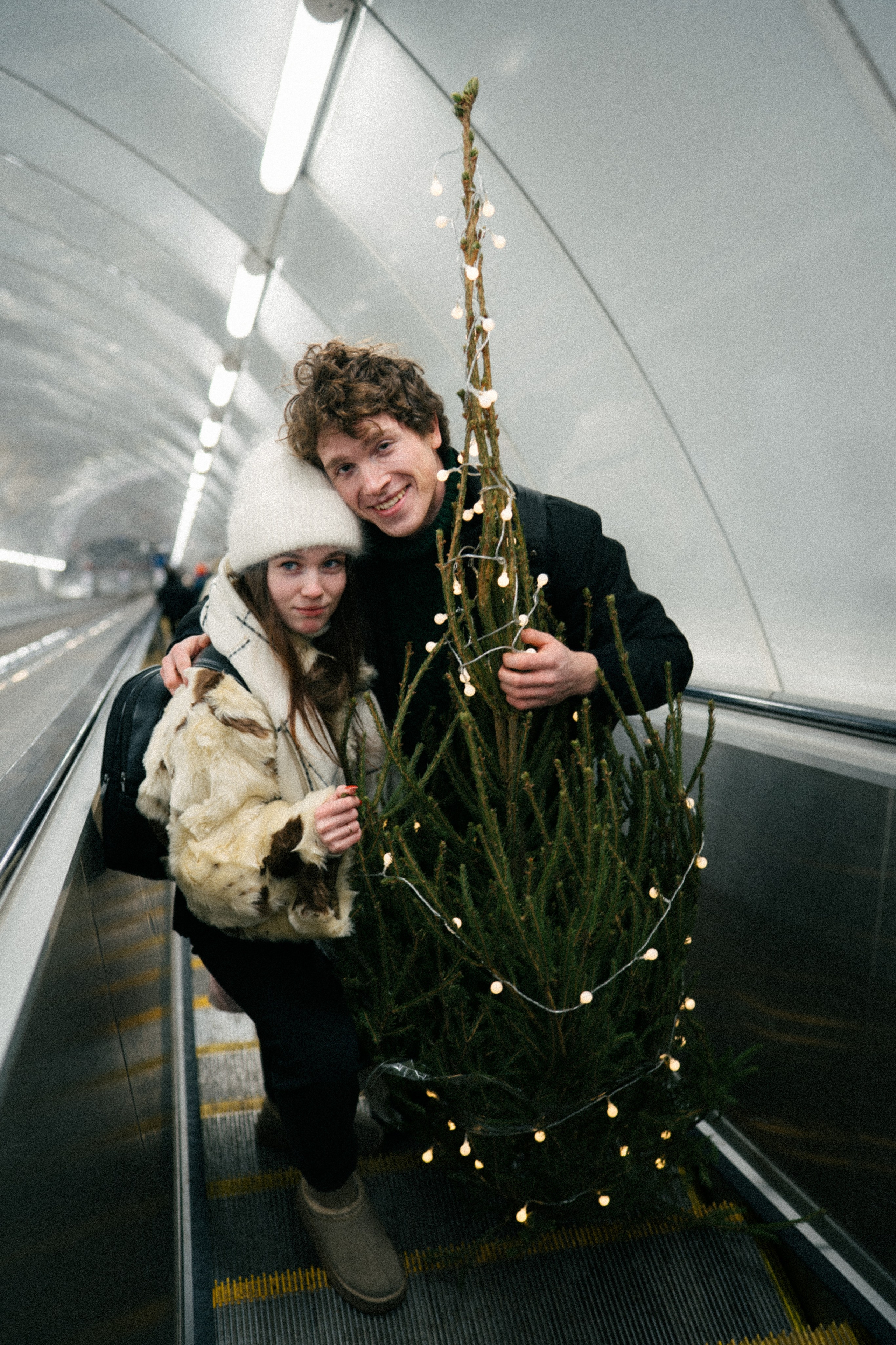 НОВОГОДНЯЯ ПРОГУЛКА ПАРЫ ПО ЧЕРНЫШЕВСКОЙ ПЕРЕД НОВЫМ ГОДОМ. Профессиональный фотограф, Санкт-Петербург — Виктория Богомолова