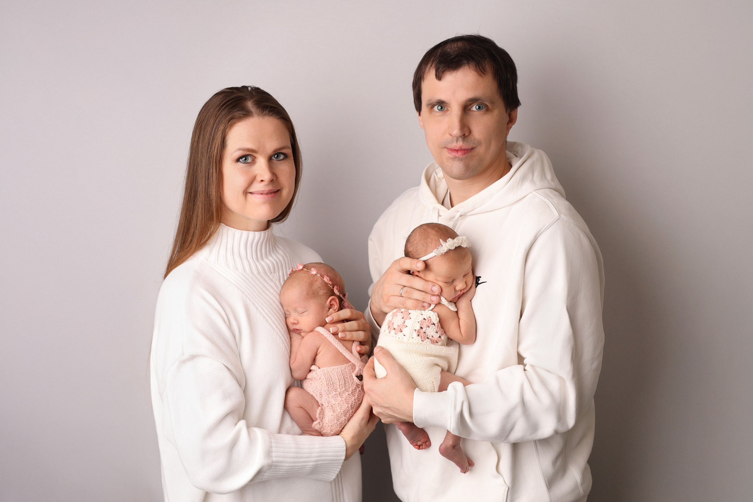 Ньюборн съемка двойняшек в Москве. Фотограф новорожденных Москва. Ньюборн фотограф Москва