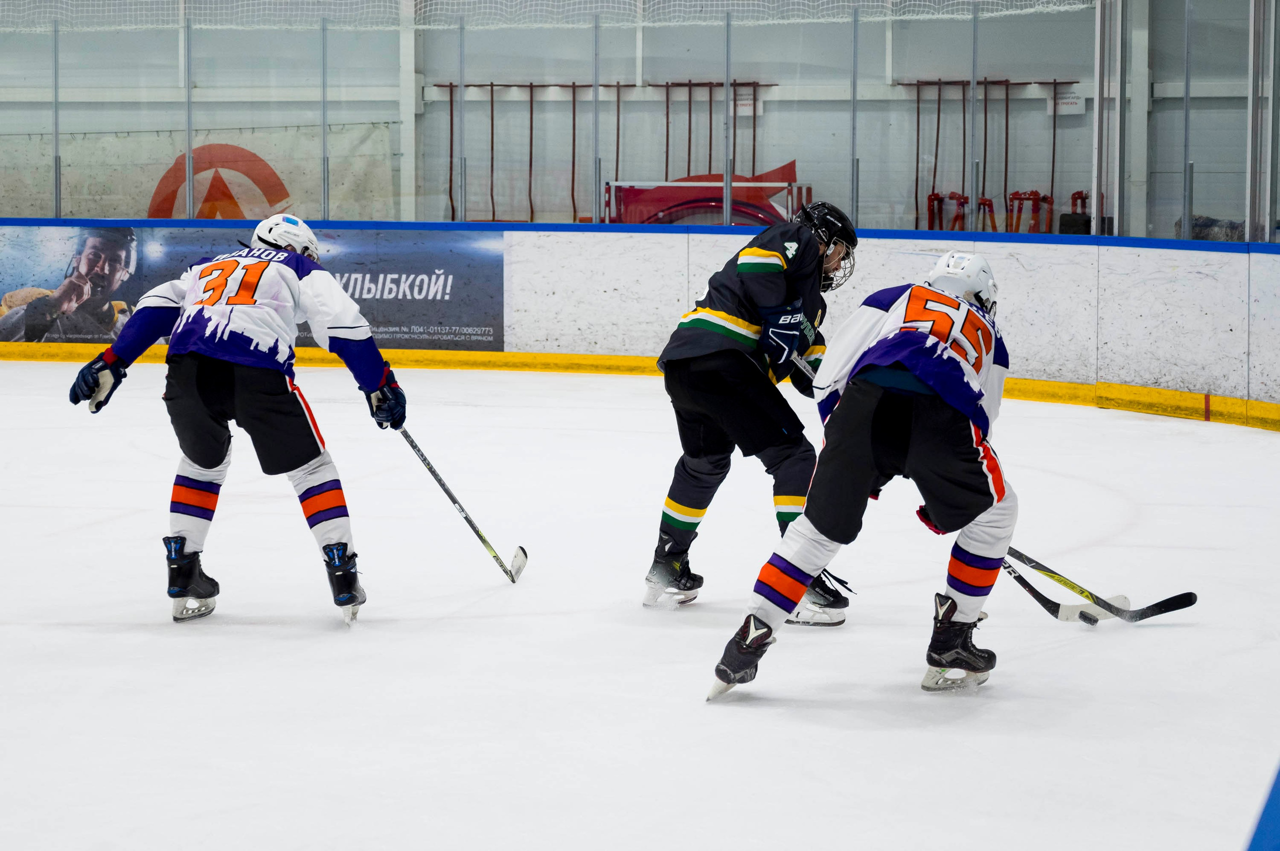 Хоккейный матч корпоративной команды Зарубежнефть. Репортажный фотограф и видеограф Слава Думчев. Тимбилдинги, отчетники, корпоративы