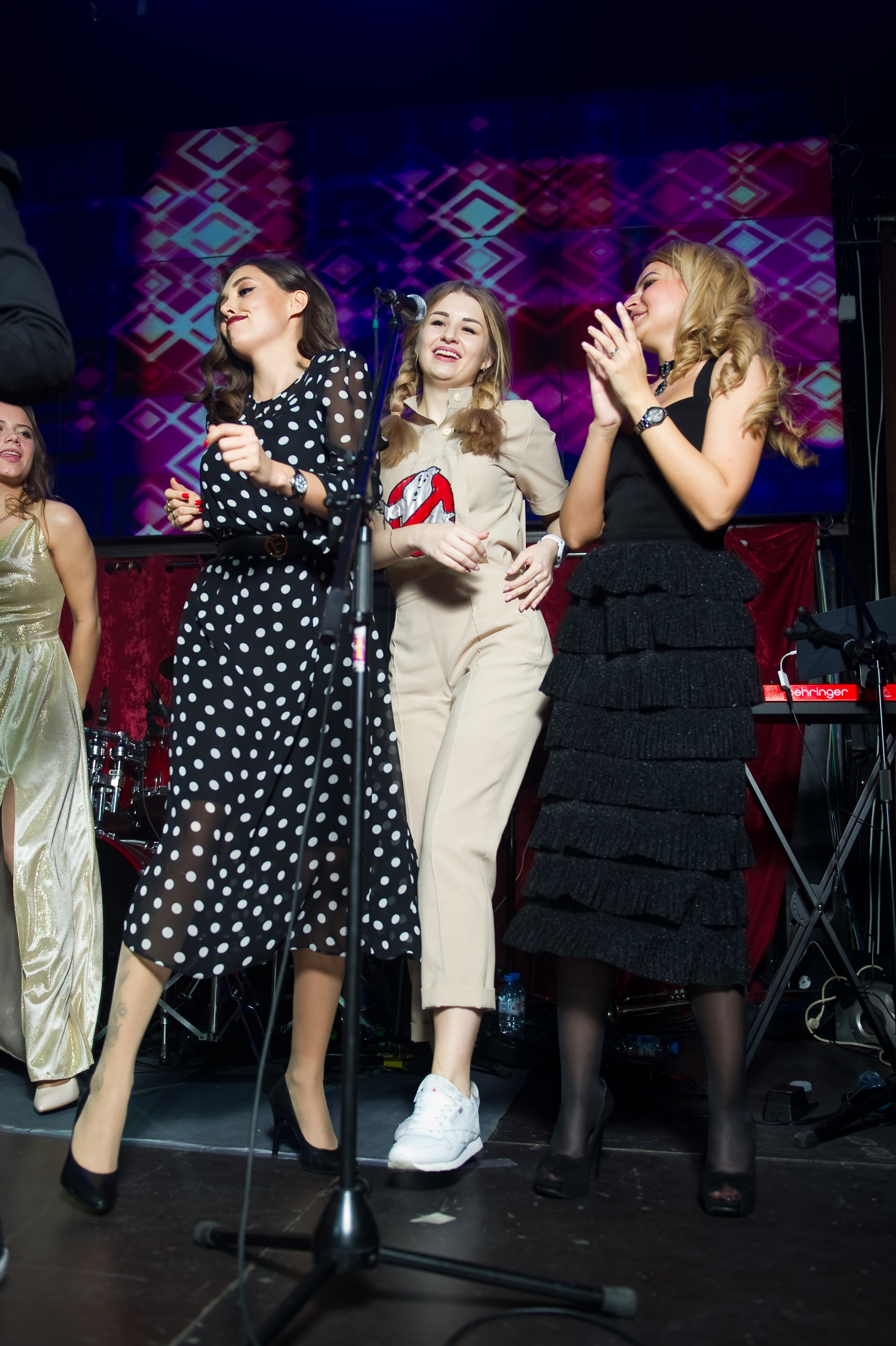 Новогодний корпоратив Summit. Репортажный фотограф и видеограф Слава Думчев. Тимбилдинги, отчетники, корпоративы