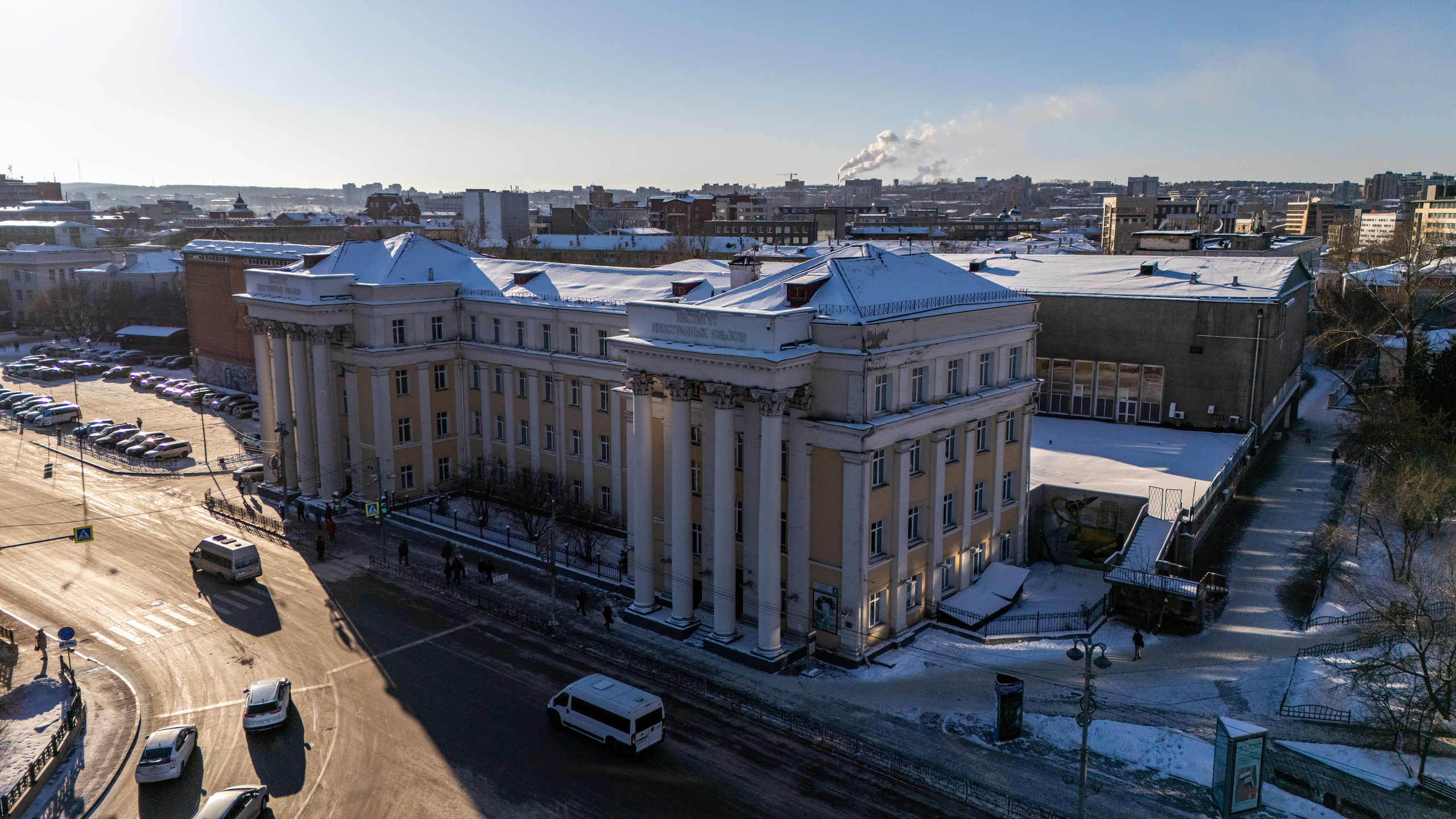 Архитектура города. Фотограф, видеограф и пилот дрона на Байкале