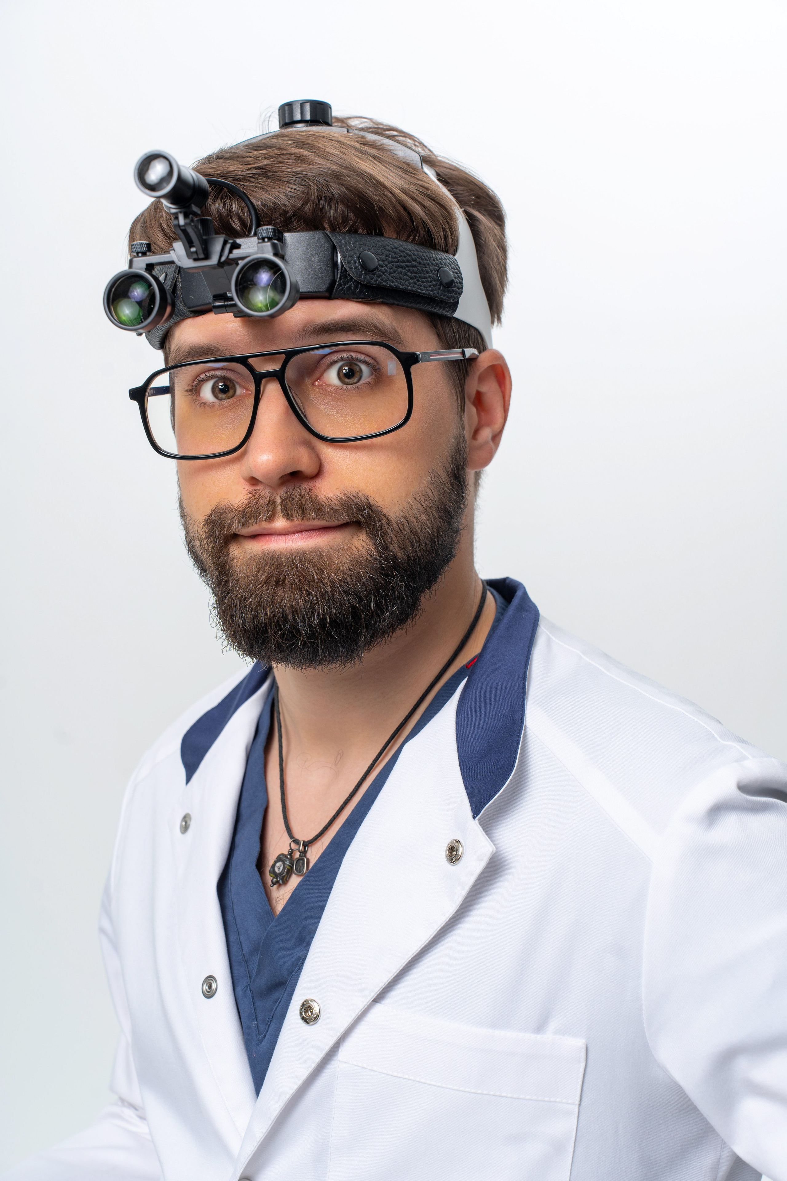 Фотосессия для лор врача в фотостудии в Москве