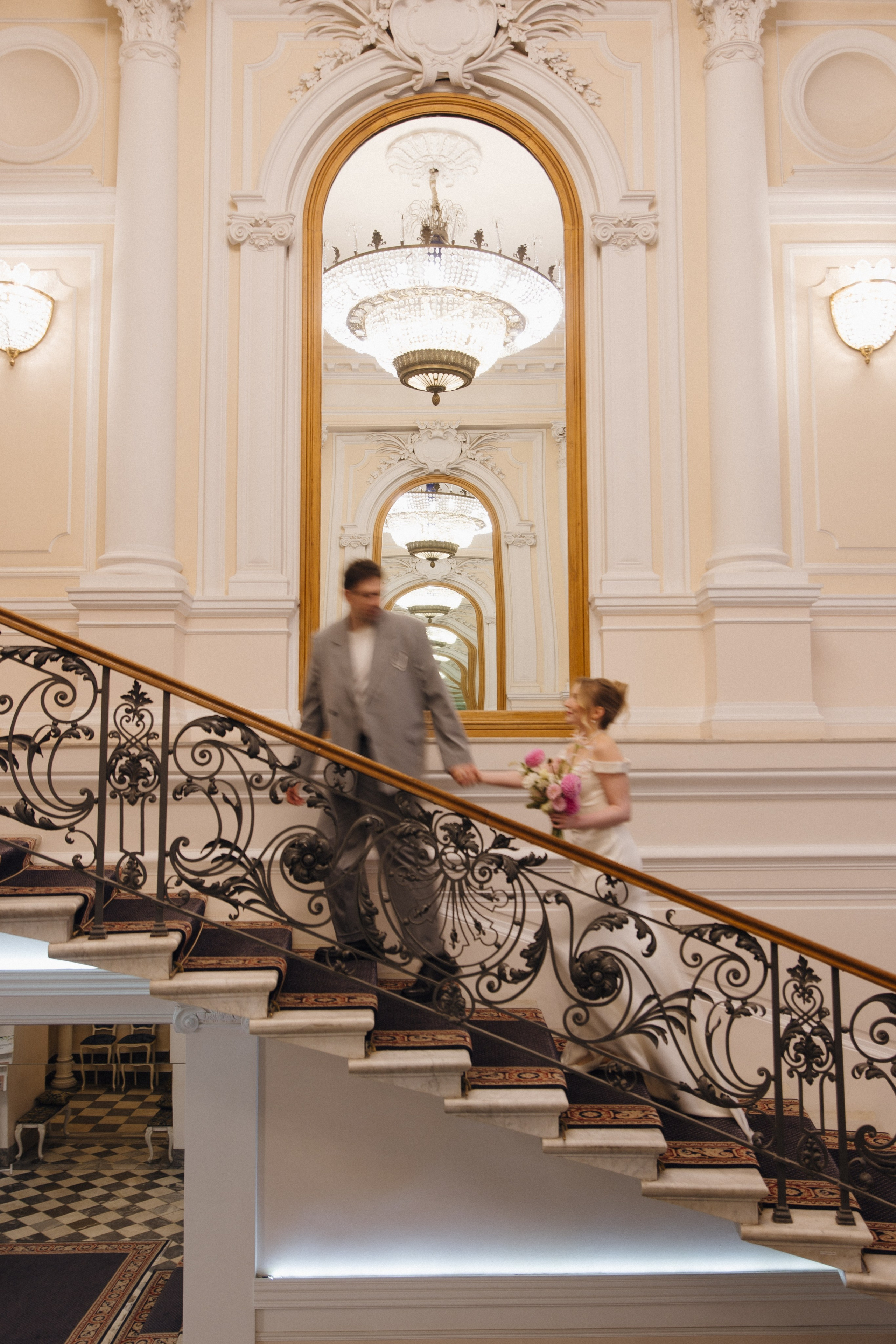 Свадьба в Питере. HELD BY LOVE. Фотограф в Астрахани Радмир Баймухамедов