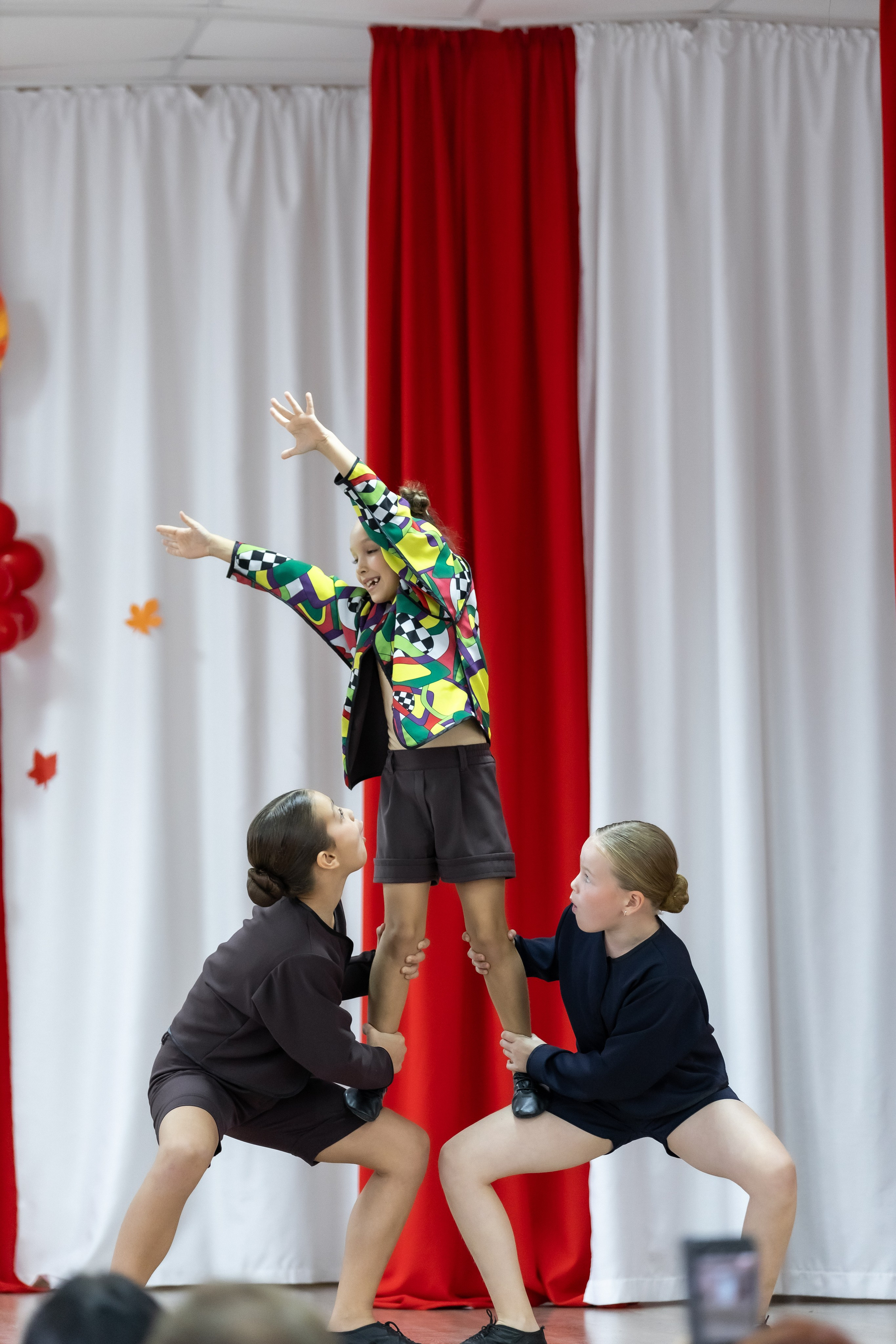 День учителя. Школа 31. Октябрь 2024. Свадебный и Семейный фотограф г. Ижевск Гульназ Солдатова. Гульназ фото