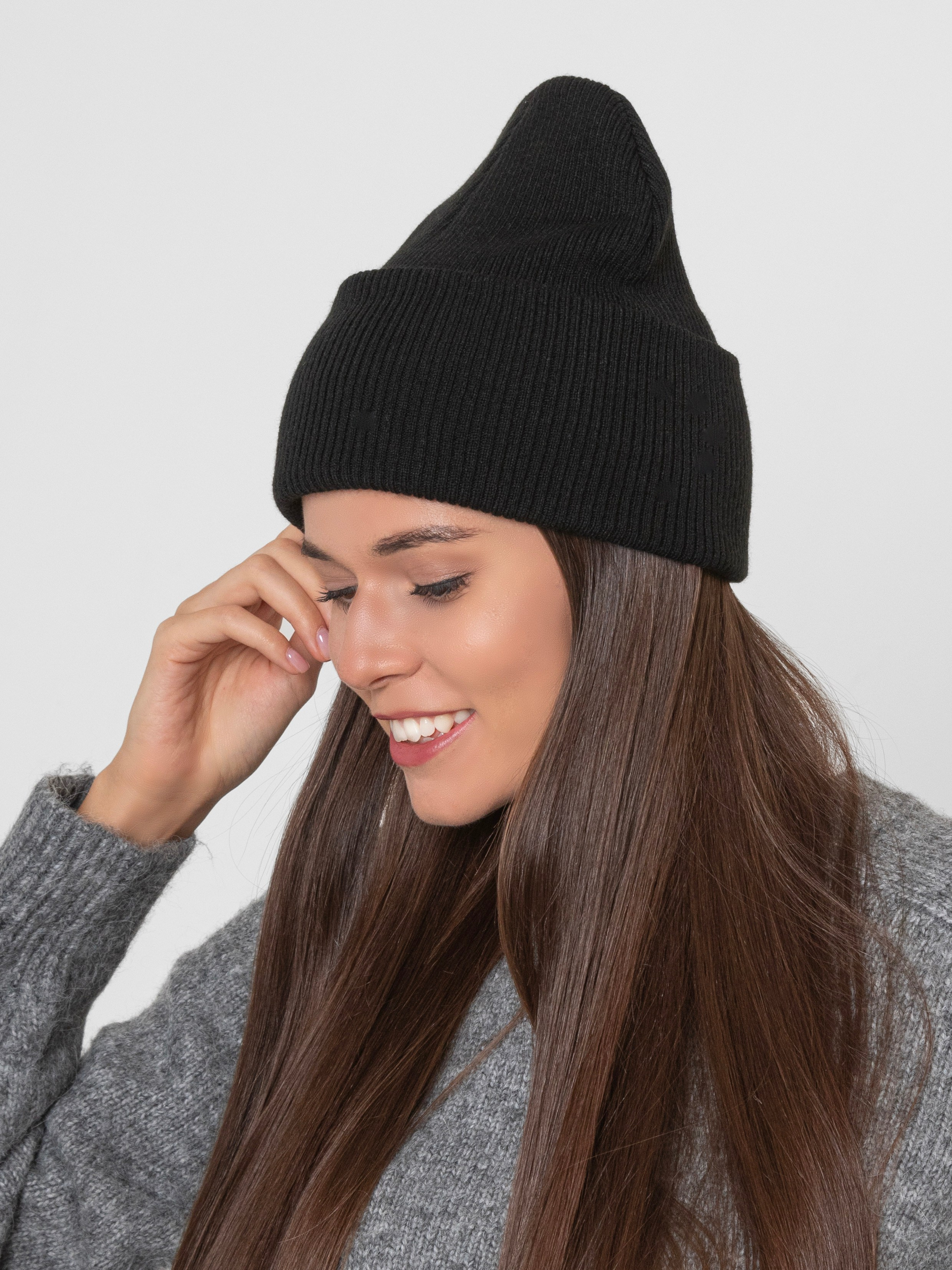 Шапки женские. Фотостудия для Wildberries Ozon