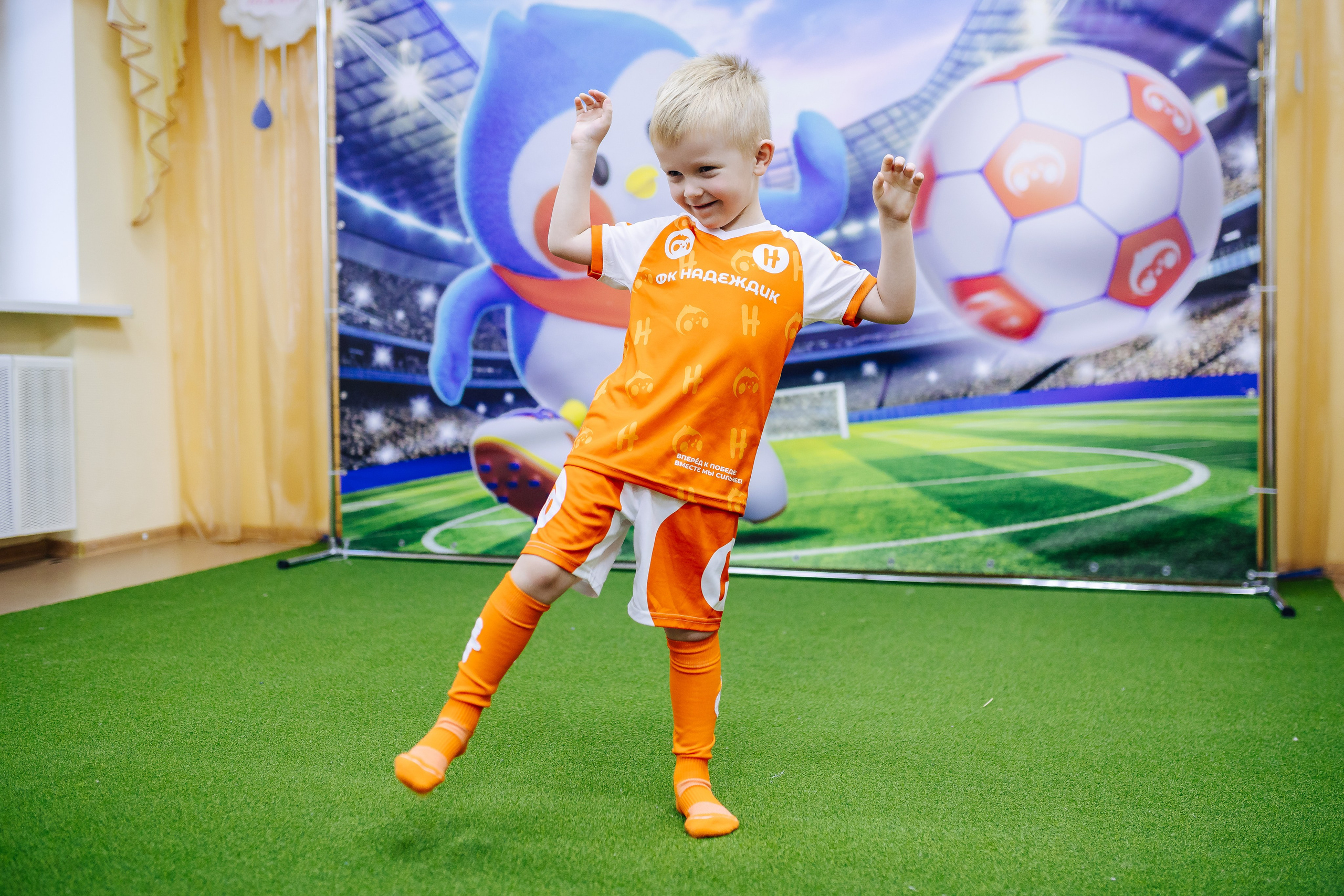 Фотосессия с кубком в детских садах г. Магнитогорска. Денис Прохоров Фотограф в г. Магнитогорск