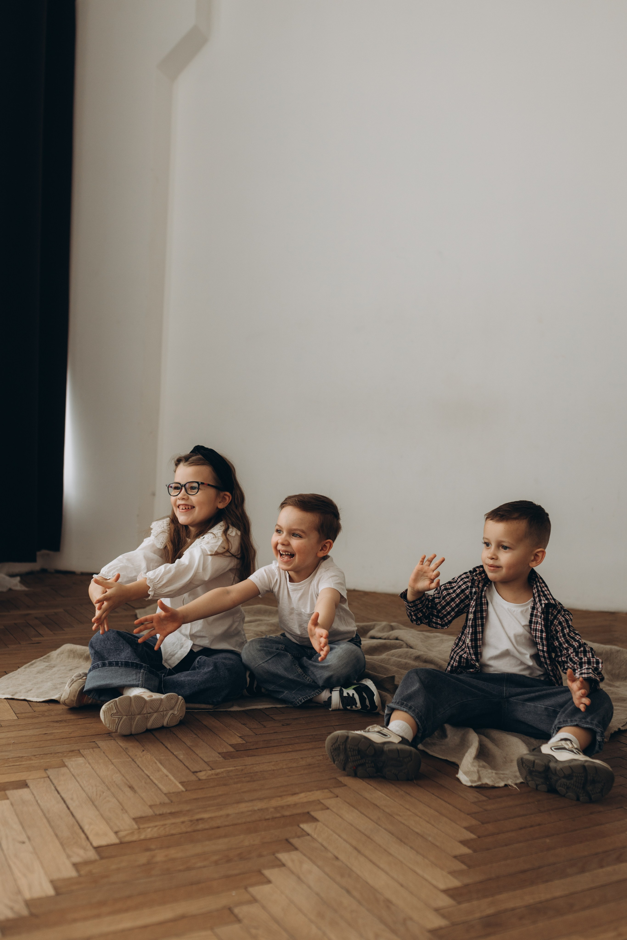 Большая семья в студии. Семейный фотограф в Москве Жукова Анна