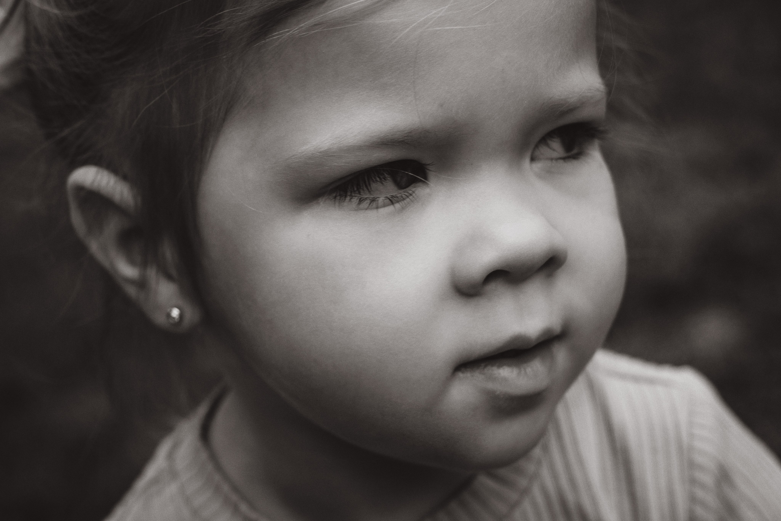 Соня и Алёнка в гостях у дедушки. Фотограф Евгения Войко Тюмень