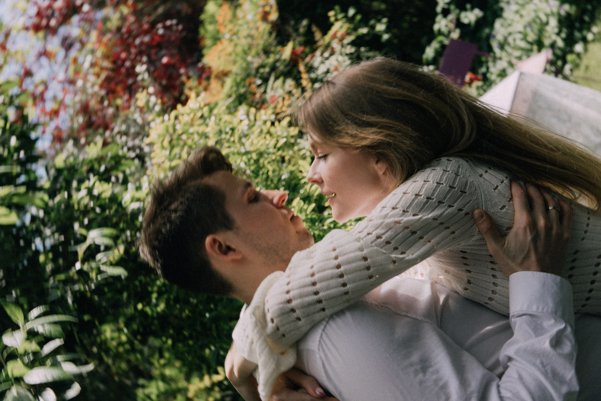 Love comes in the spring. Photographer in Paris