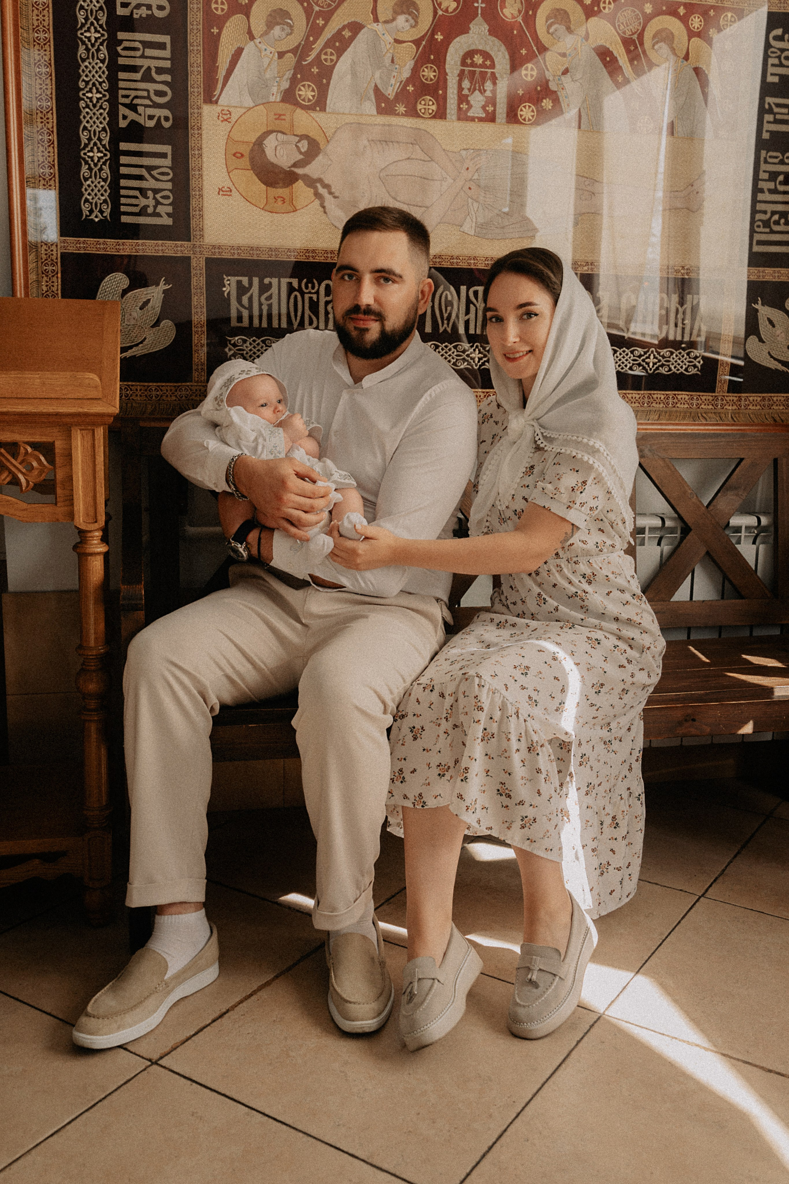 Фотосессия крещения, фотограф таинства крещения Москва, ребенок с мамо. Фотограф Ольга Рубцова в Москве и Московской области