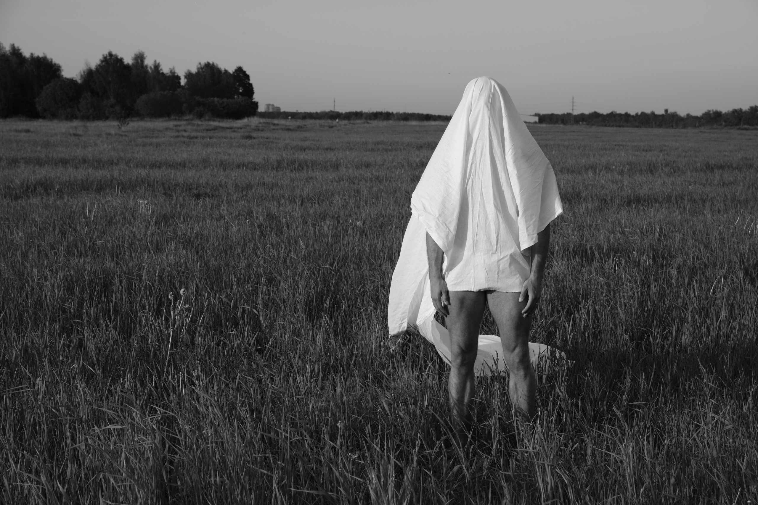 Я  фотограф. Работаю в городе Москва,