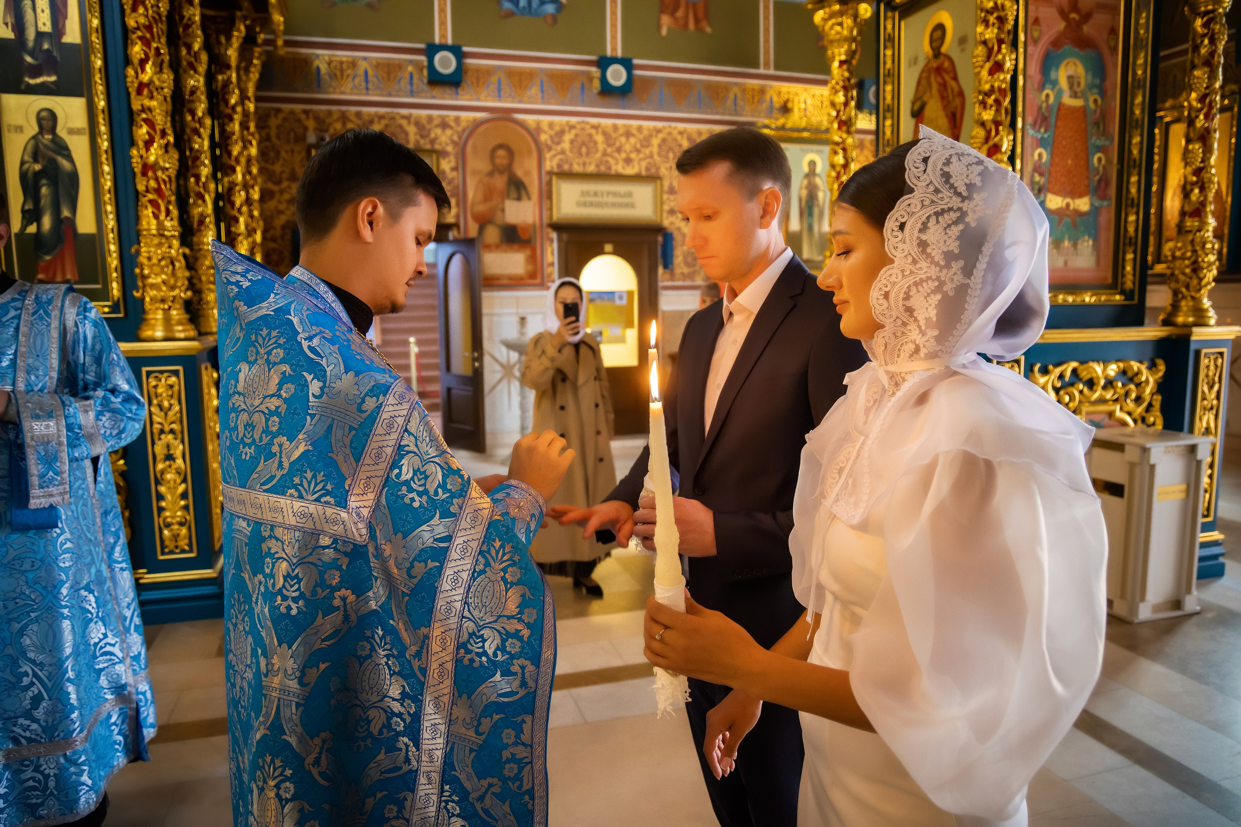 В Храме. Семейный и Свадебный фотограф в Астане Александр Астапов