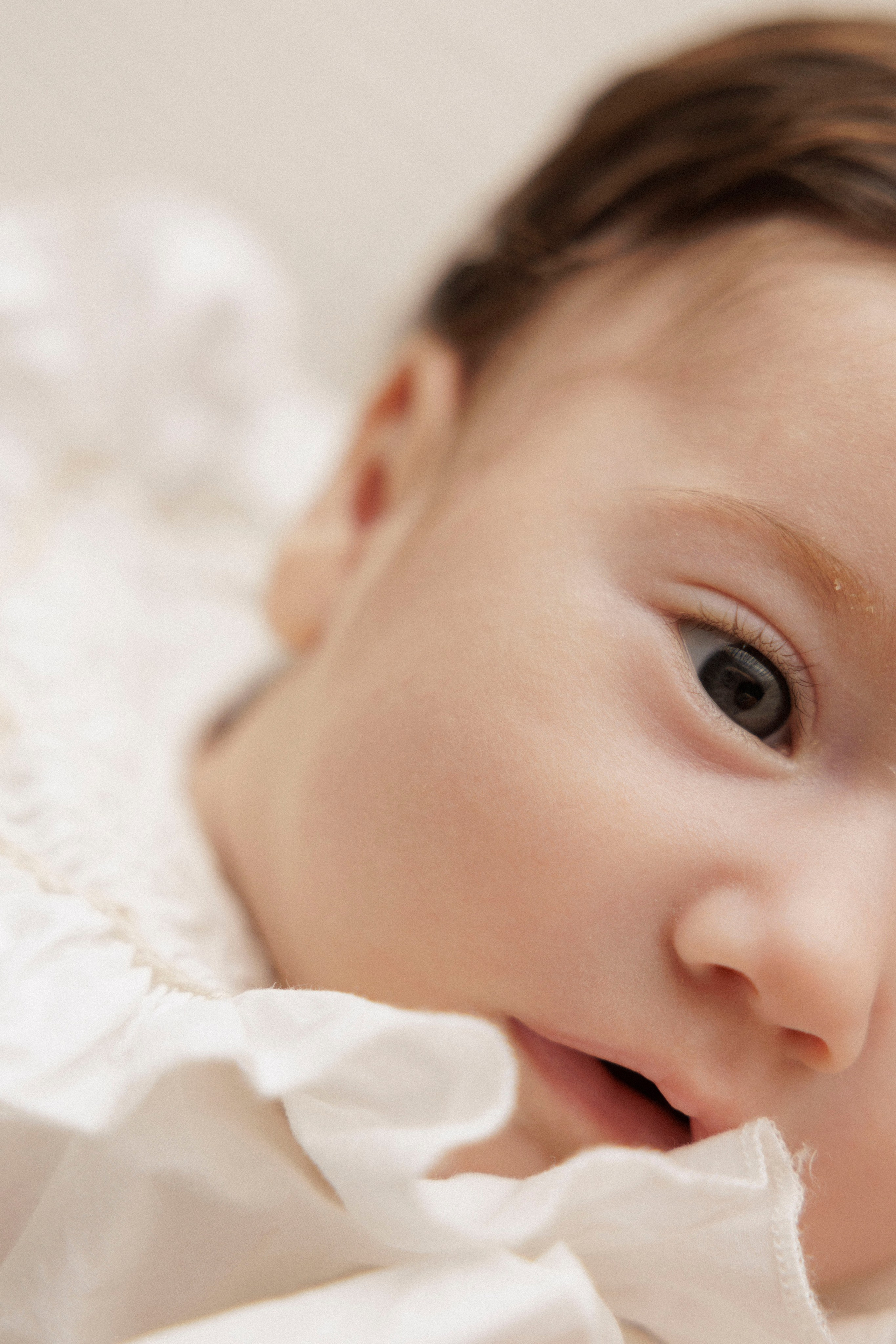 New born family photoshoot at home. Wedding and family photographer