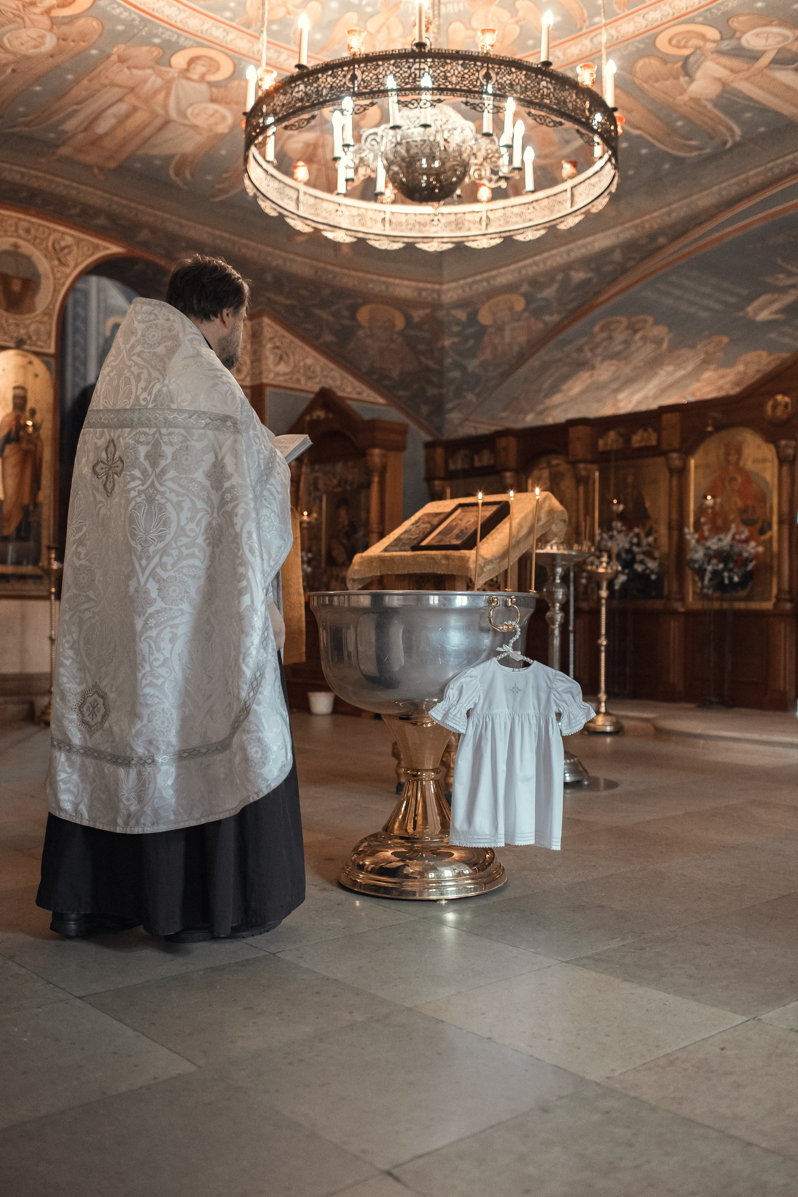 Крещение в Зачатьевском Монастыре. Профессиональный фотограф в Москве и Мо Мария Шантарёва
