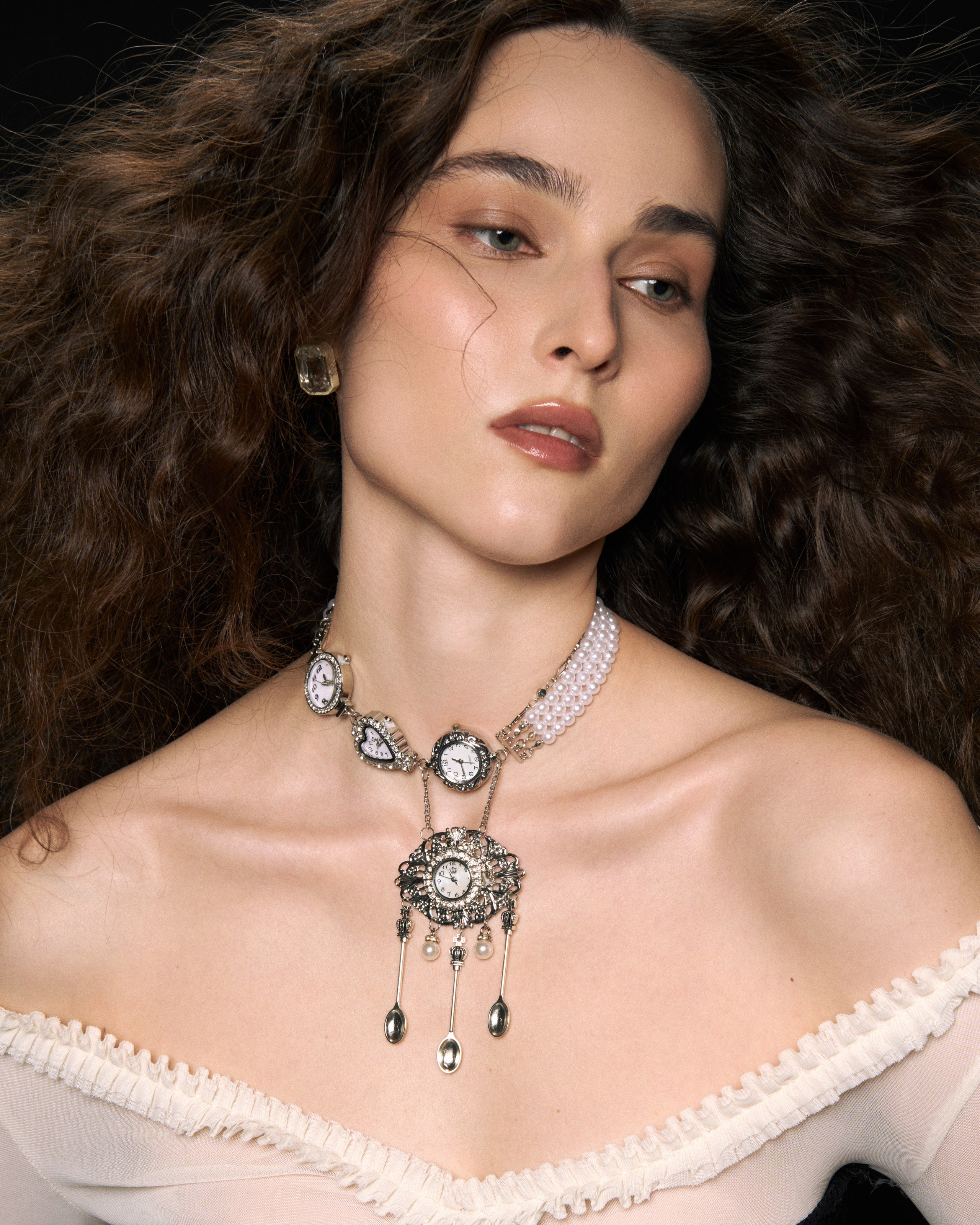 VICTORIA (editorial). Anastasia Patshina