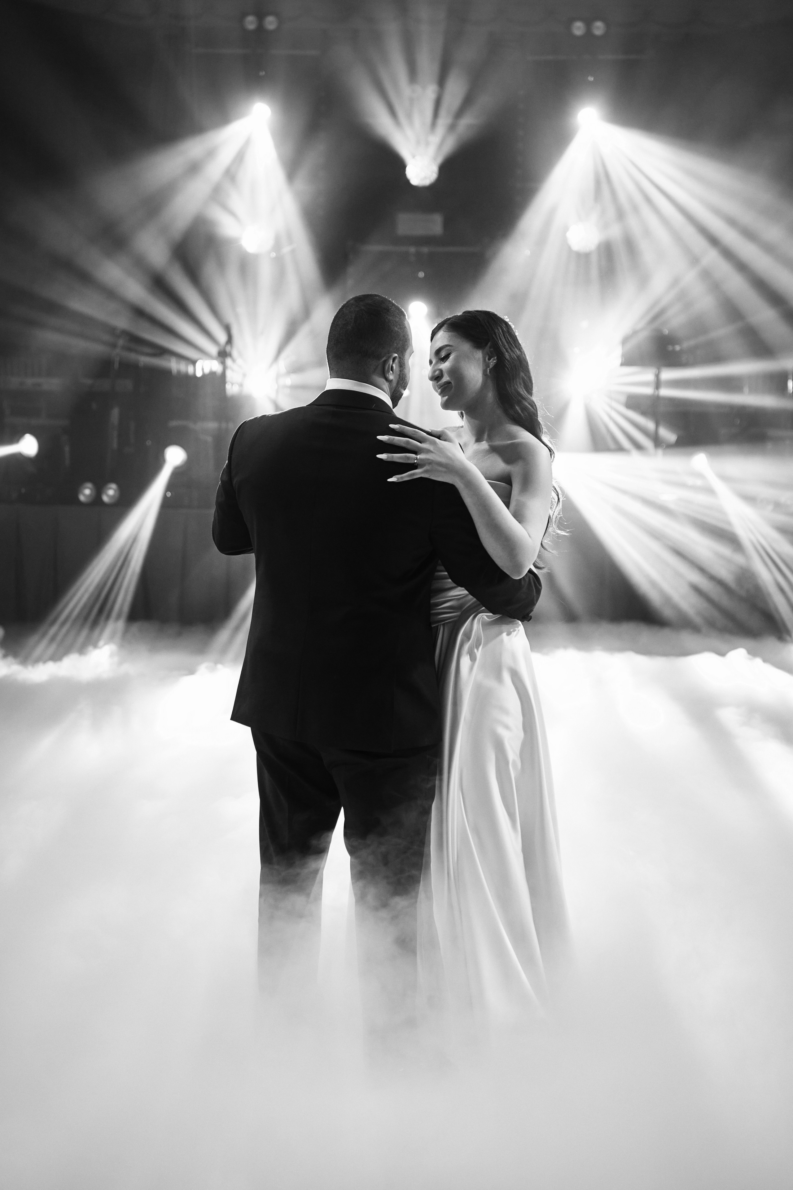 Лучшие свадебные фотографы Краснодара ТВИНС СТУДИО в Zagarro на Армянской свадьбе!. ТВИНС СТУДИО — лучшие свадебные фотографы и видеографы в Краснодаре