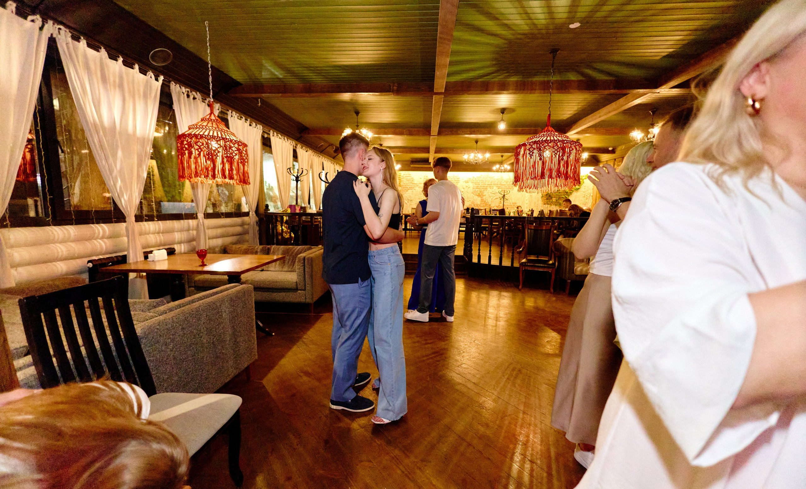 Выпускной 35 Сош. Фотограф Выпускные альбомы Таганрог Сергей Коробченко