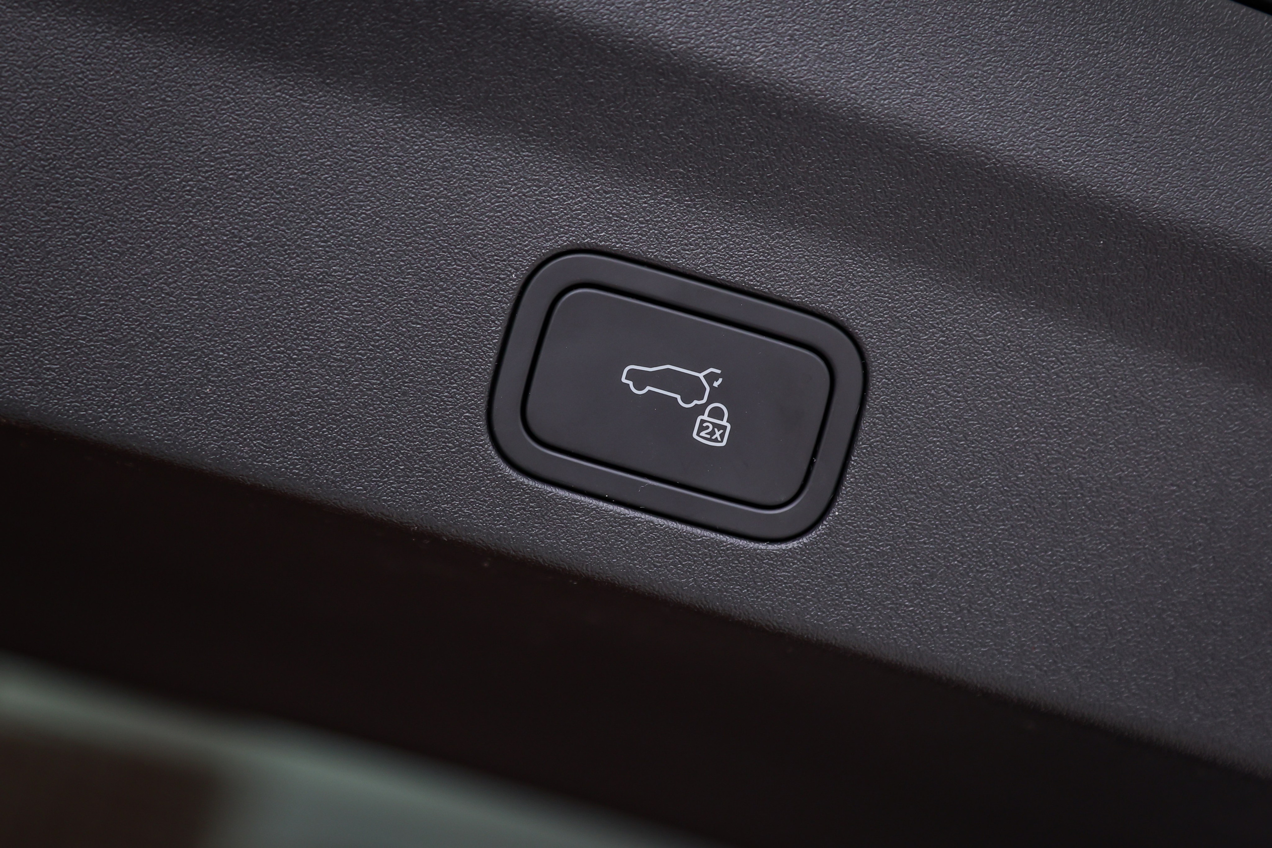 2024 LIXIANG L6. Mixturecaptures