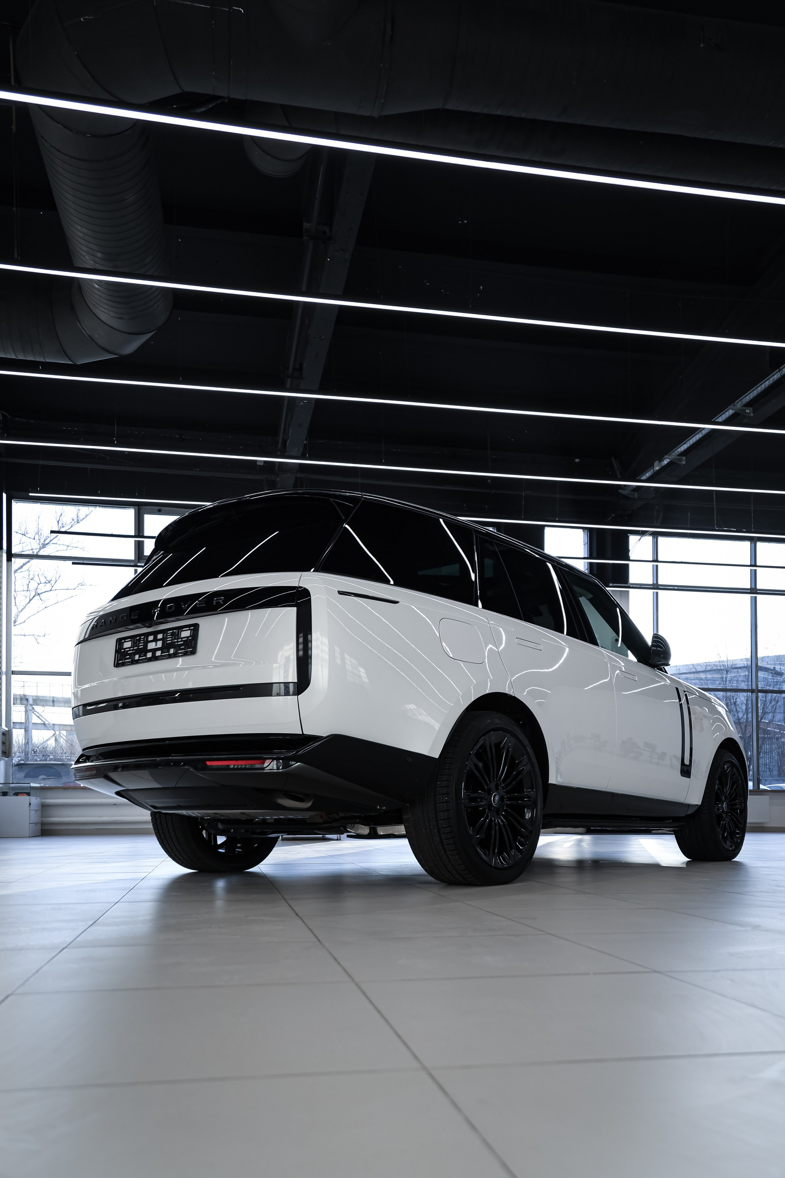 2024 Range Rover. Mixturecaptures