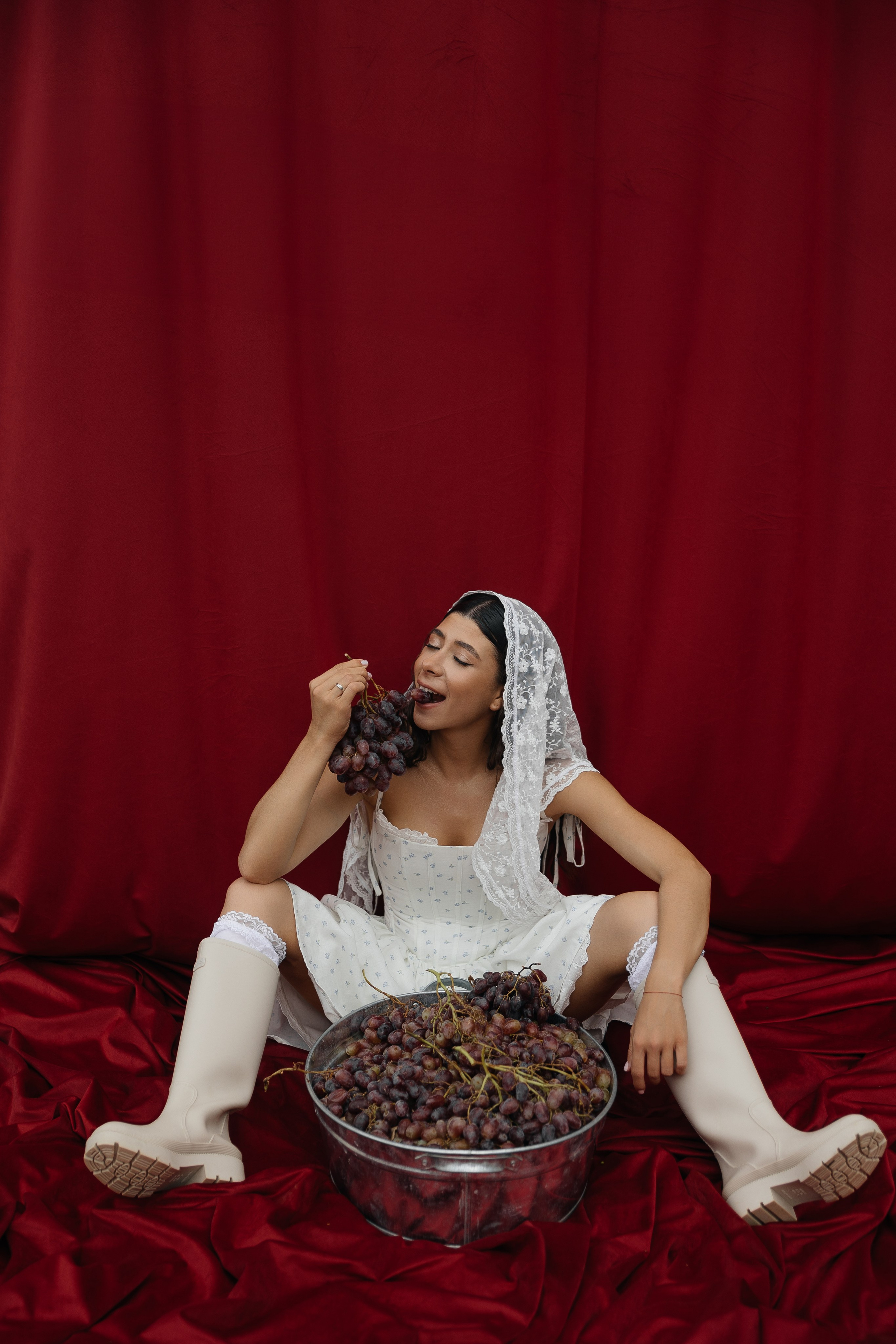 Rain falls down. Главная