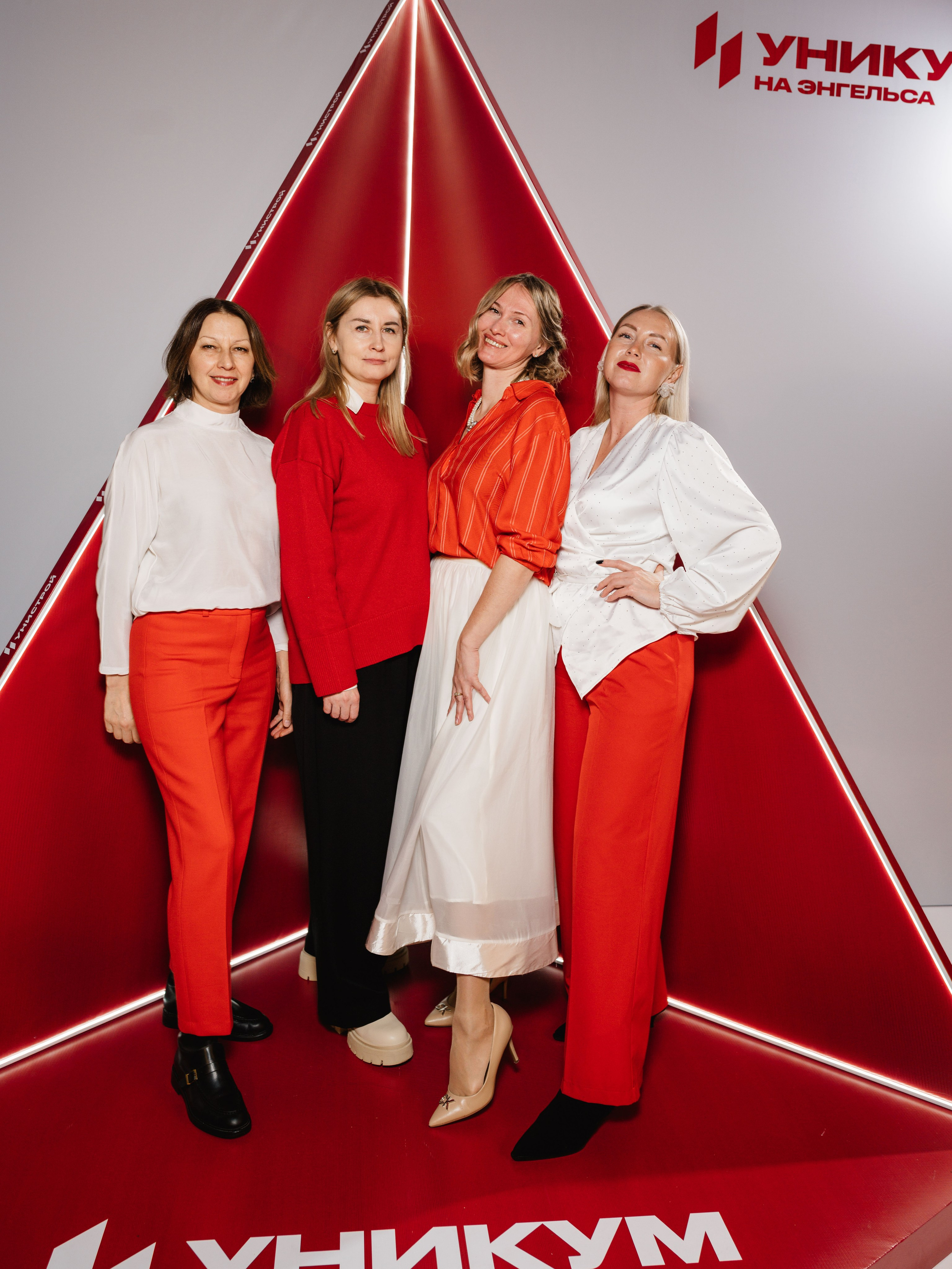 Старт продаж Уникум на Энгельса. Фотограф Алексей Шрайбик