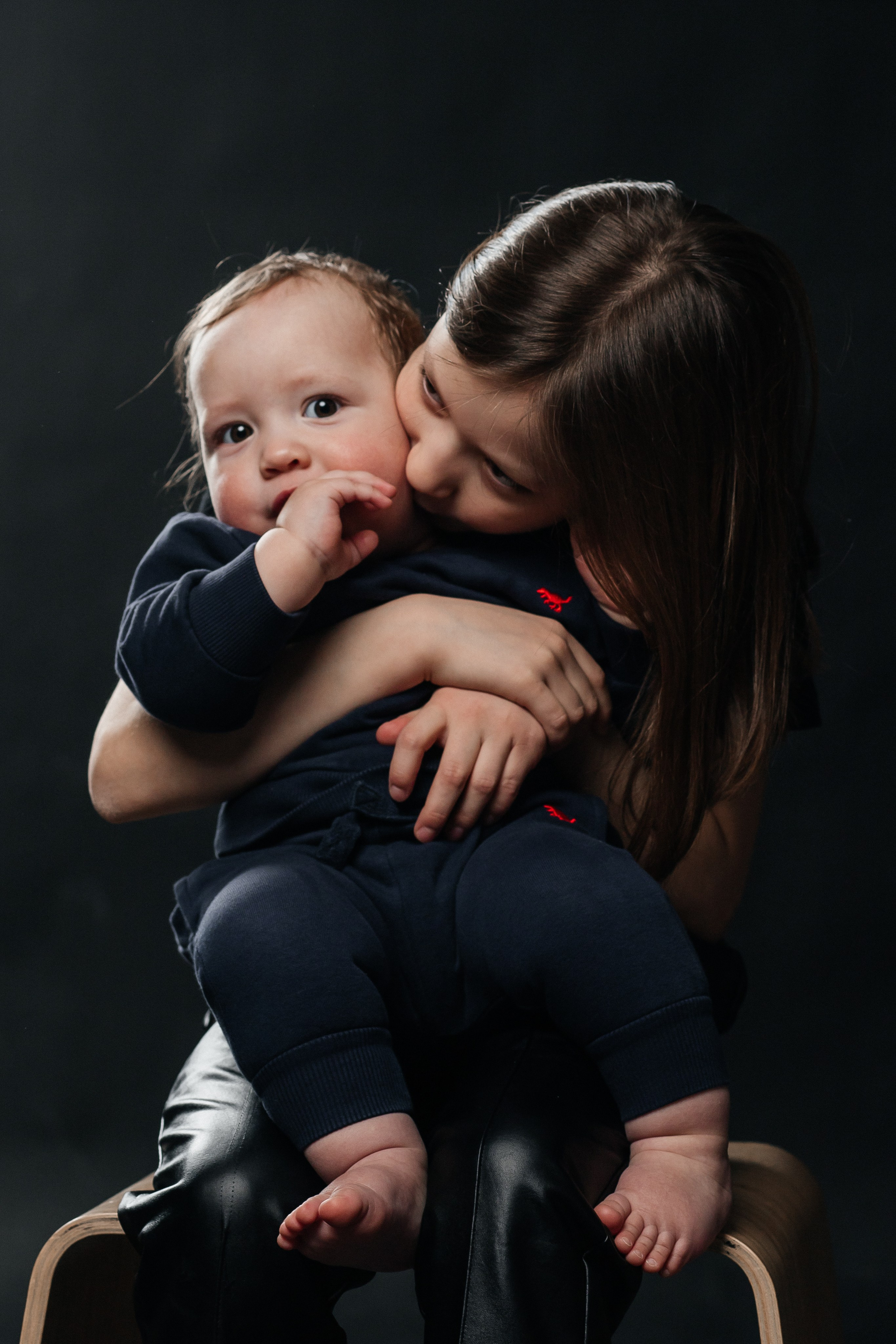 Семья Алены. Фотограф в Иркутске Анастасия Кись. Студийная фотосессия беременности в тканях Иркутск. Семейная фотосессия, ПОРТРЕТ «ПОКОЛЕНИЕ»