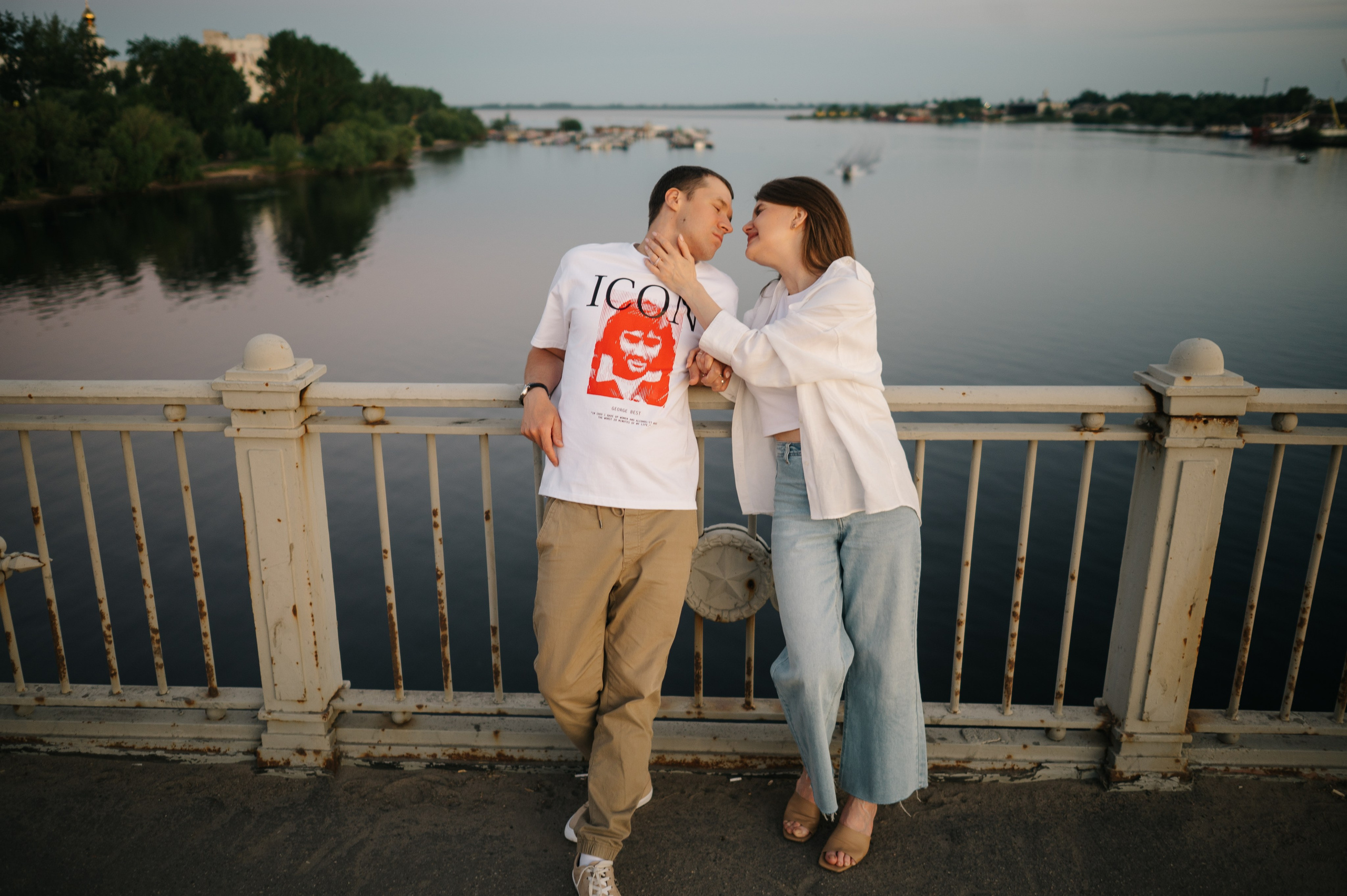 Любовь на мосту. Фотограф Архангельск