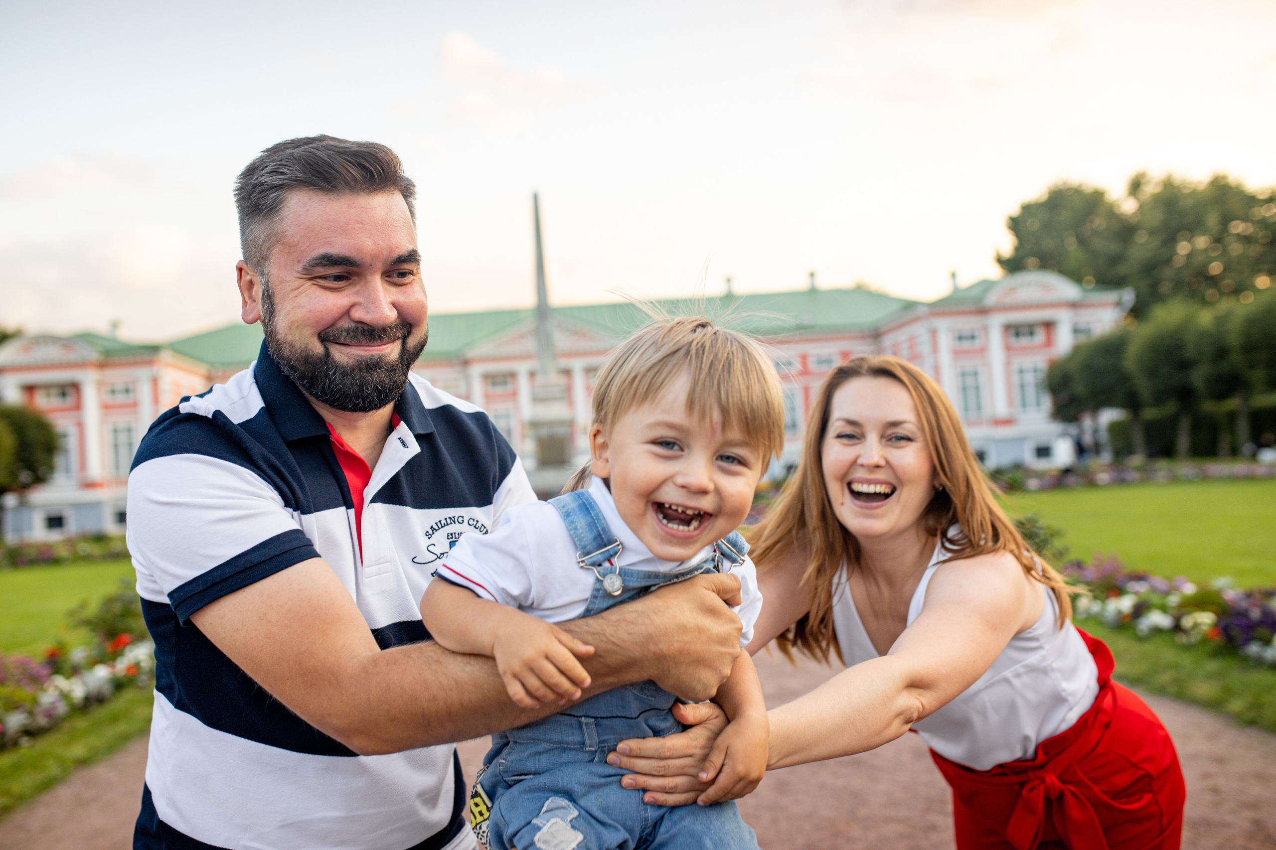 Семейная фотосессия в Кусково. Фотограф в Железнодорожном и Балашихе