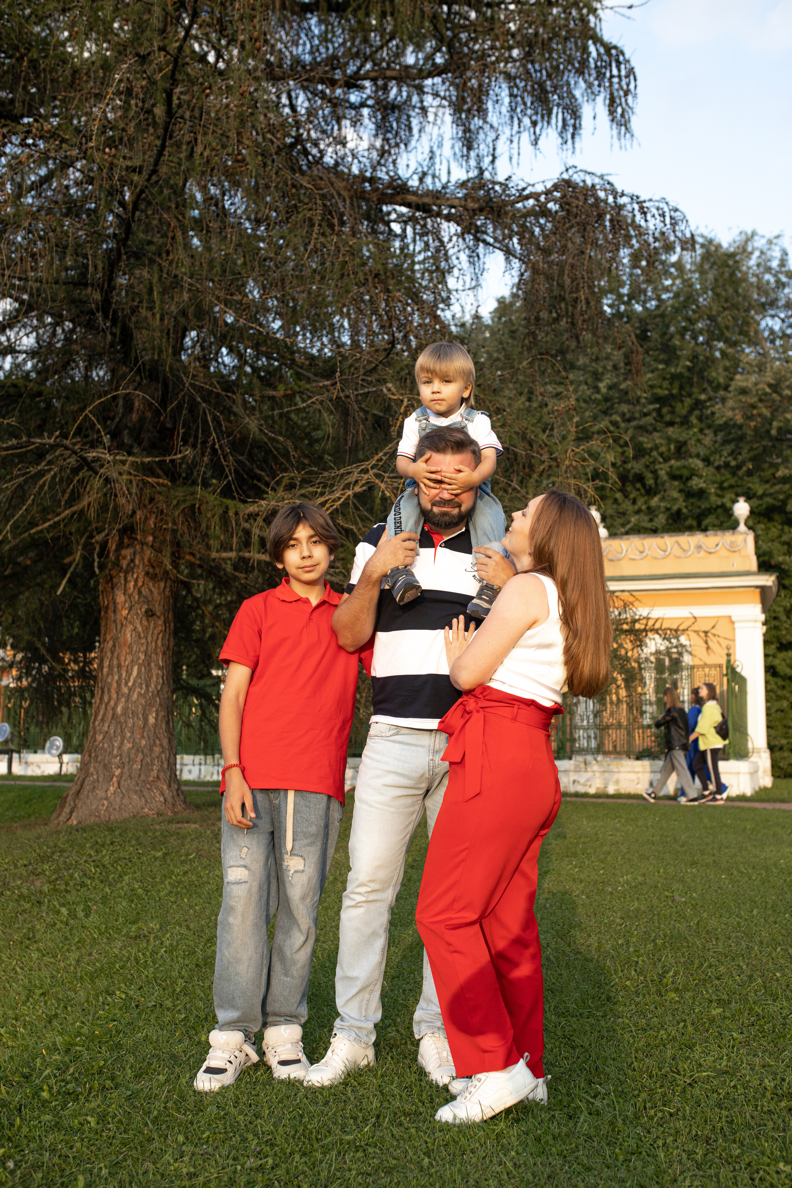 Семейная фотосессия в Кусково. Фотограф в Железнодорожном и Балашихе