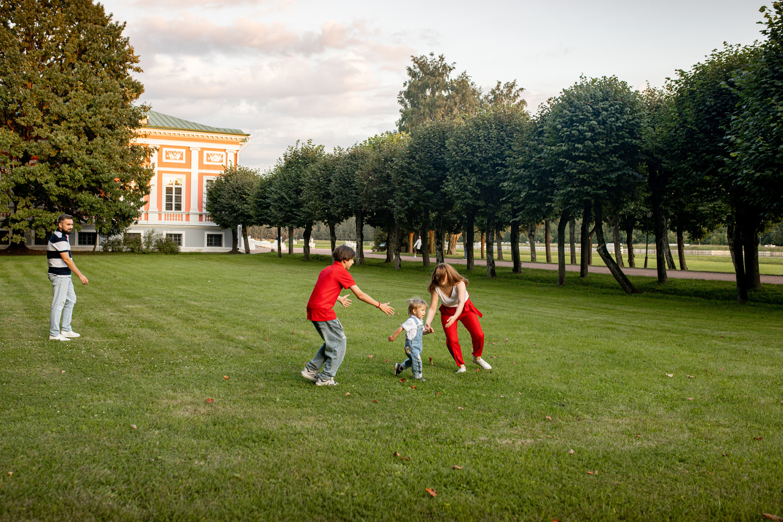 Семейная фотосессия в Кусково. Фотограф в Железнодорожном и Балашихе
