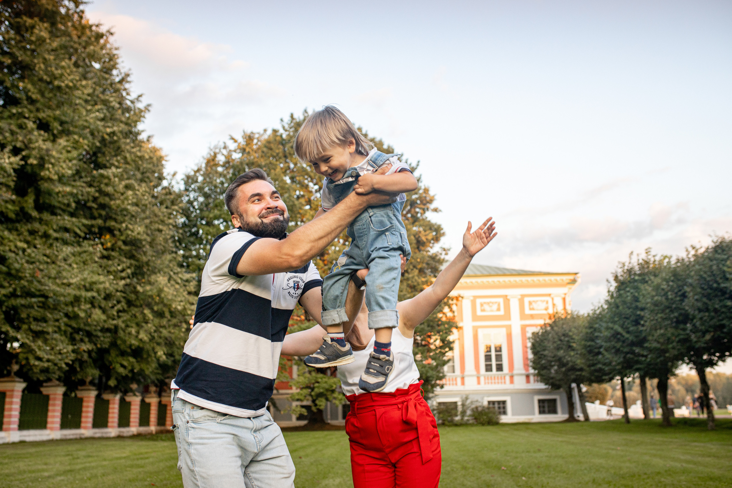 Семейная фотосессия в Кусково. Фотограф в Железнодорожном и Балашихе