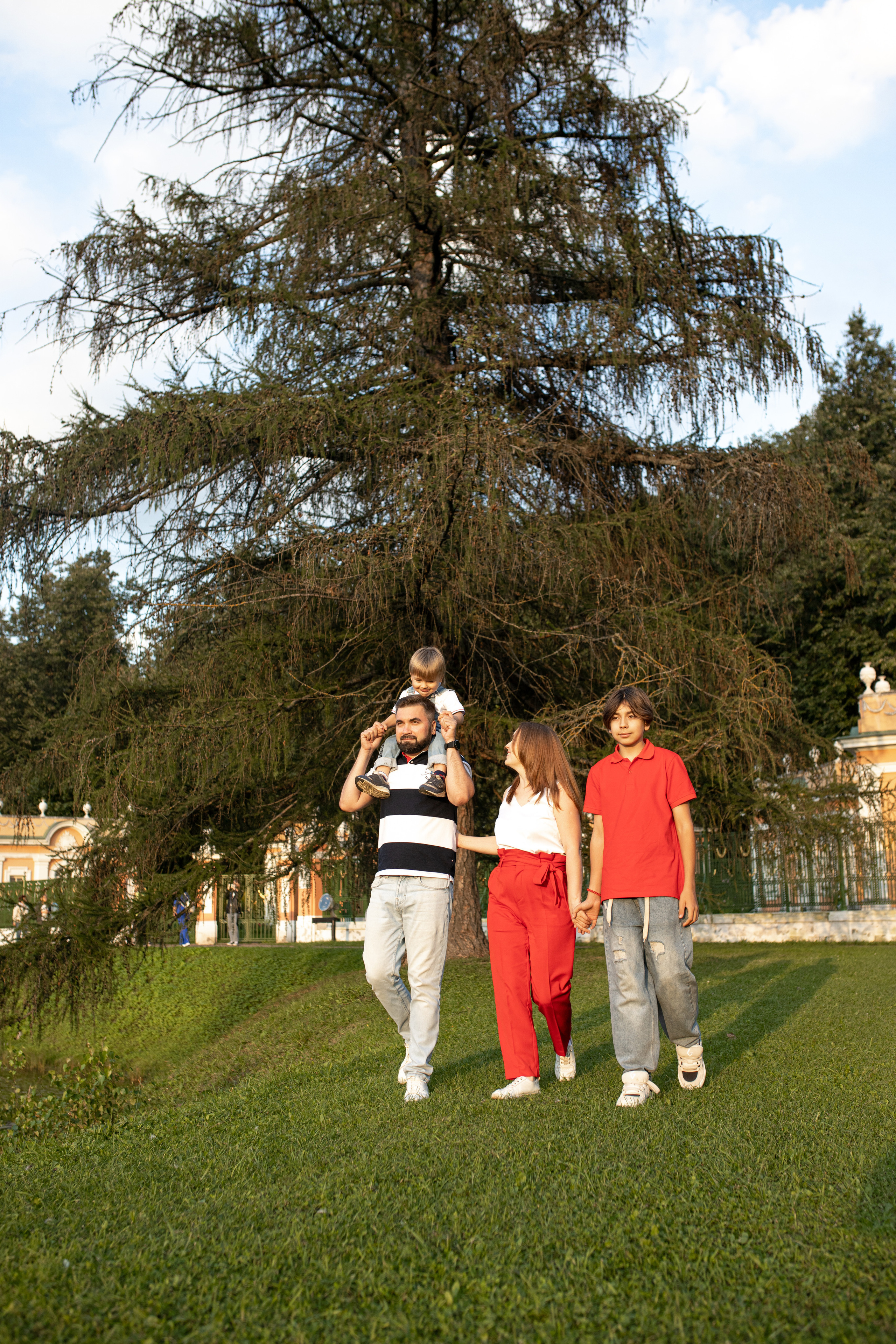 Семейная фотосессия в Кусково. Фотограф в Железнодорожном и Балашихе