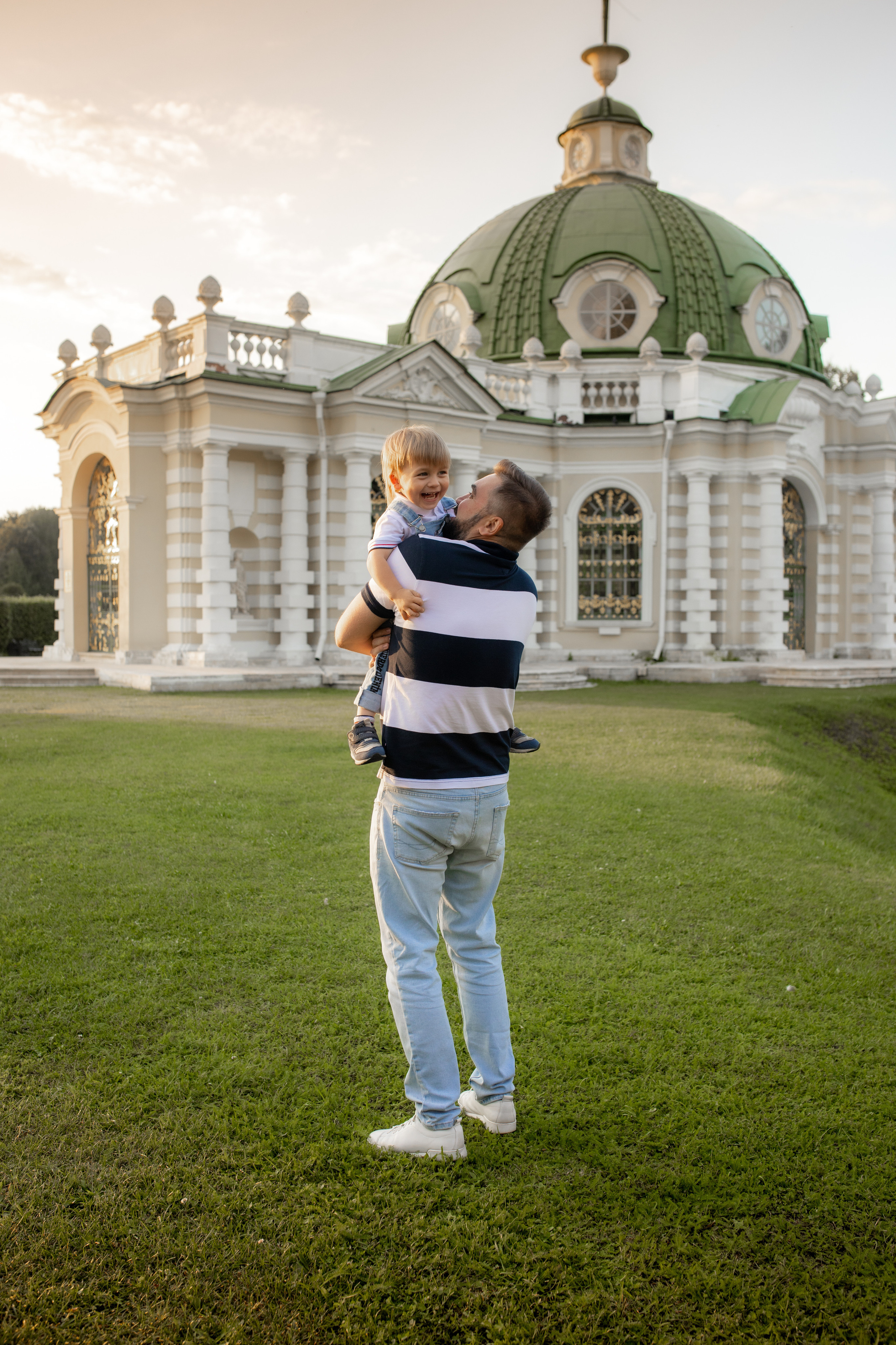 Семейная фотосессия в Кусково. Фотограф в Железнодорожном и Балашихе