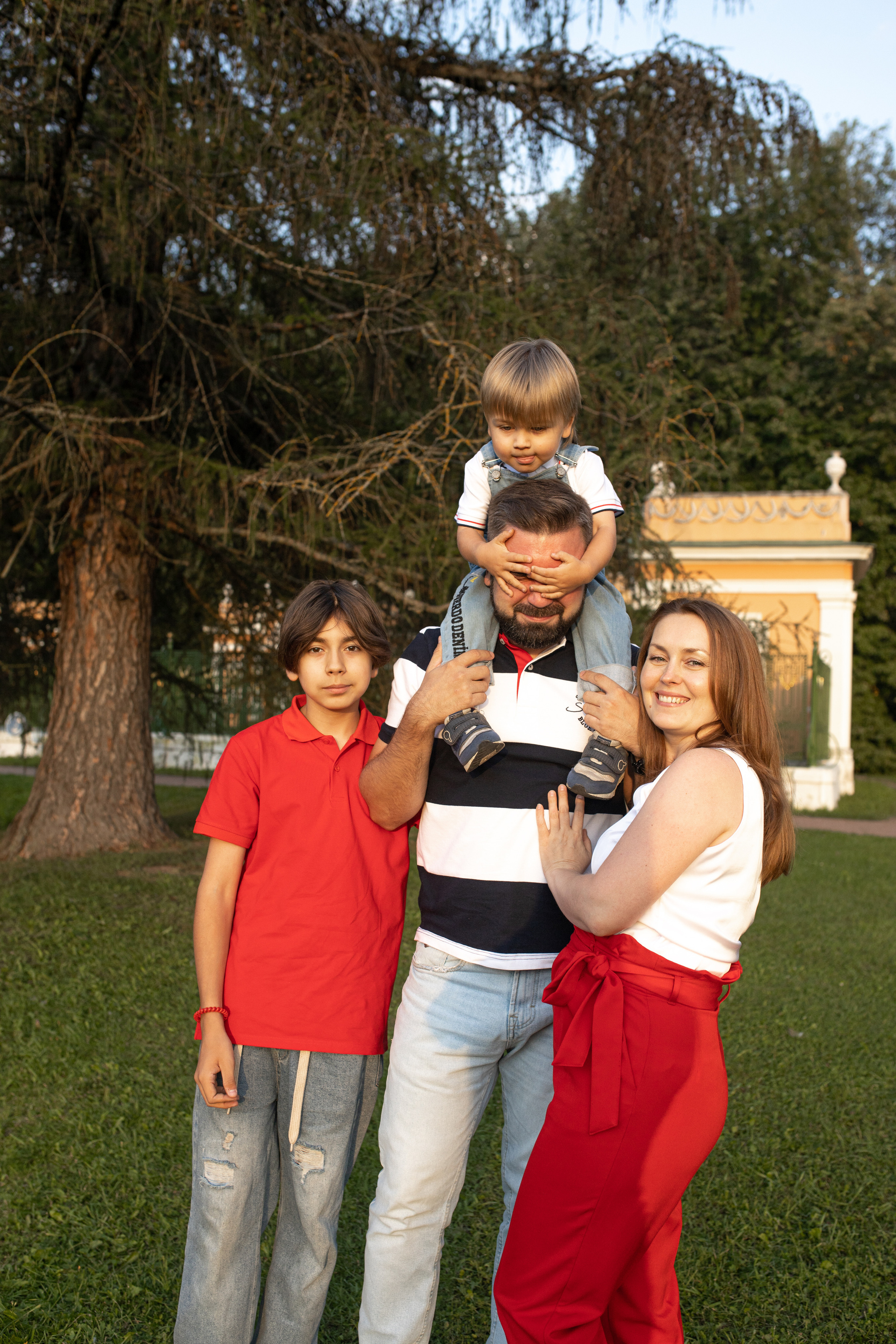 Семейная фотосессия в Кусково. Фотограф в Железнодорожном и Балашихе