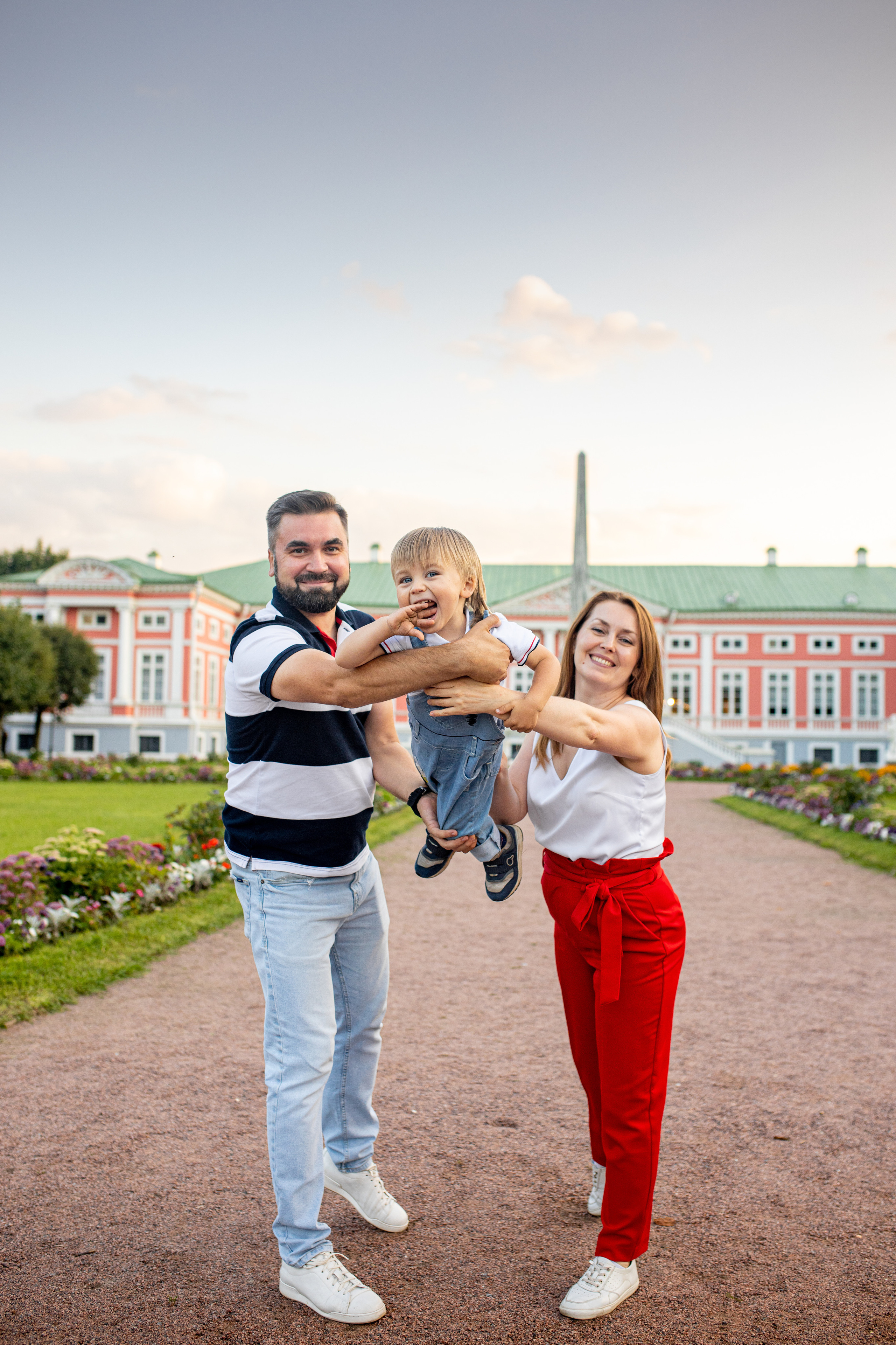 Семейная фотосессия в Кусково. Фотограф в Железнодорожном и Балашихе
