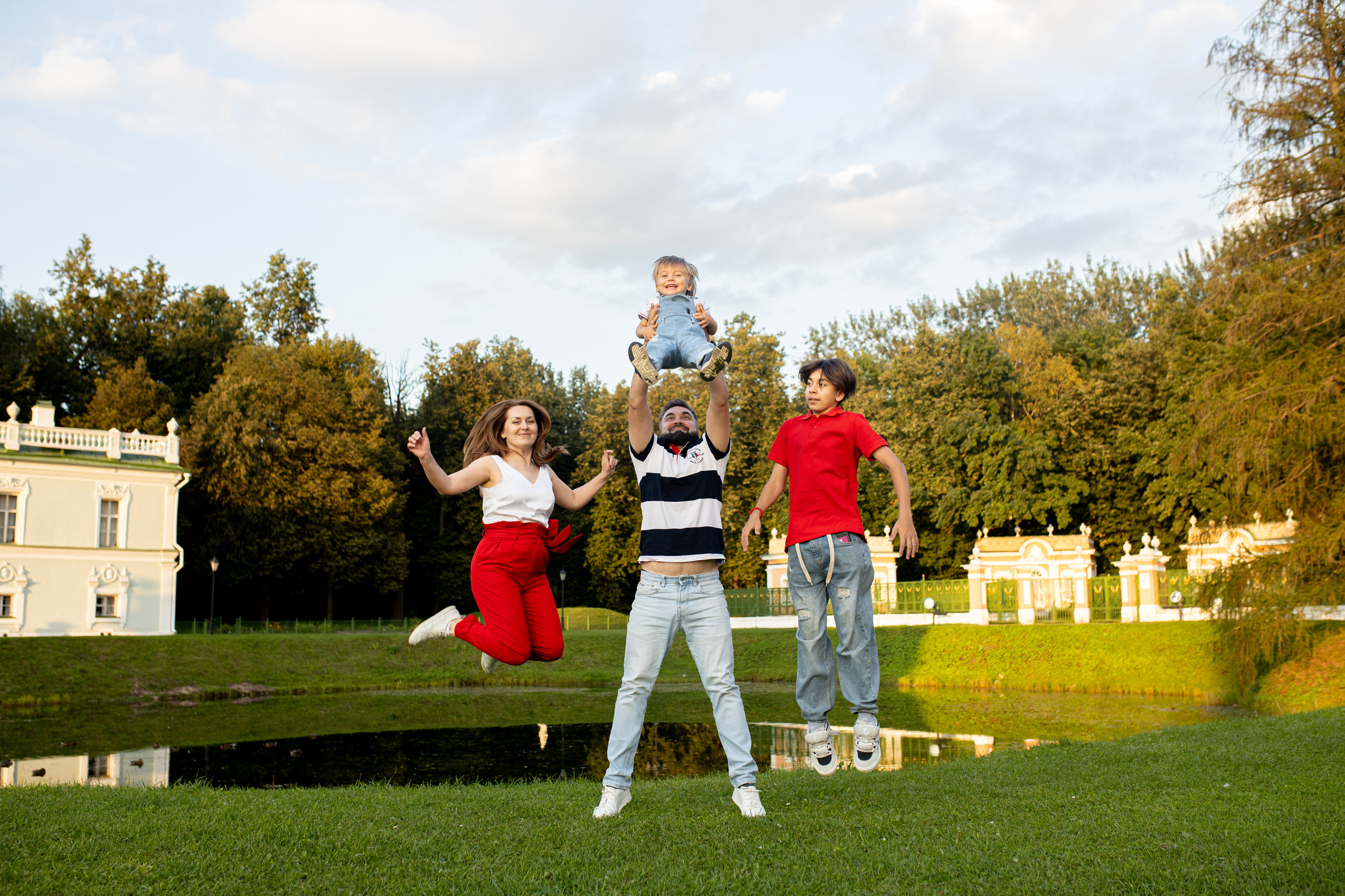 Семейная фотосессия в Кусково. Фотограф в Железнодорожном и Балашихе