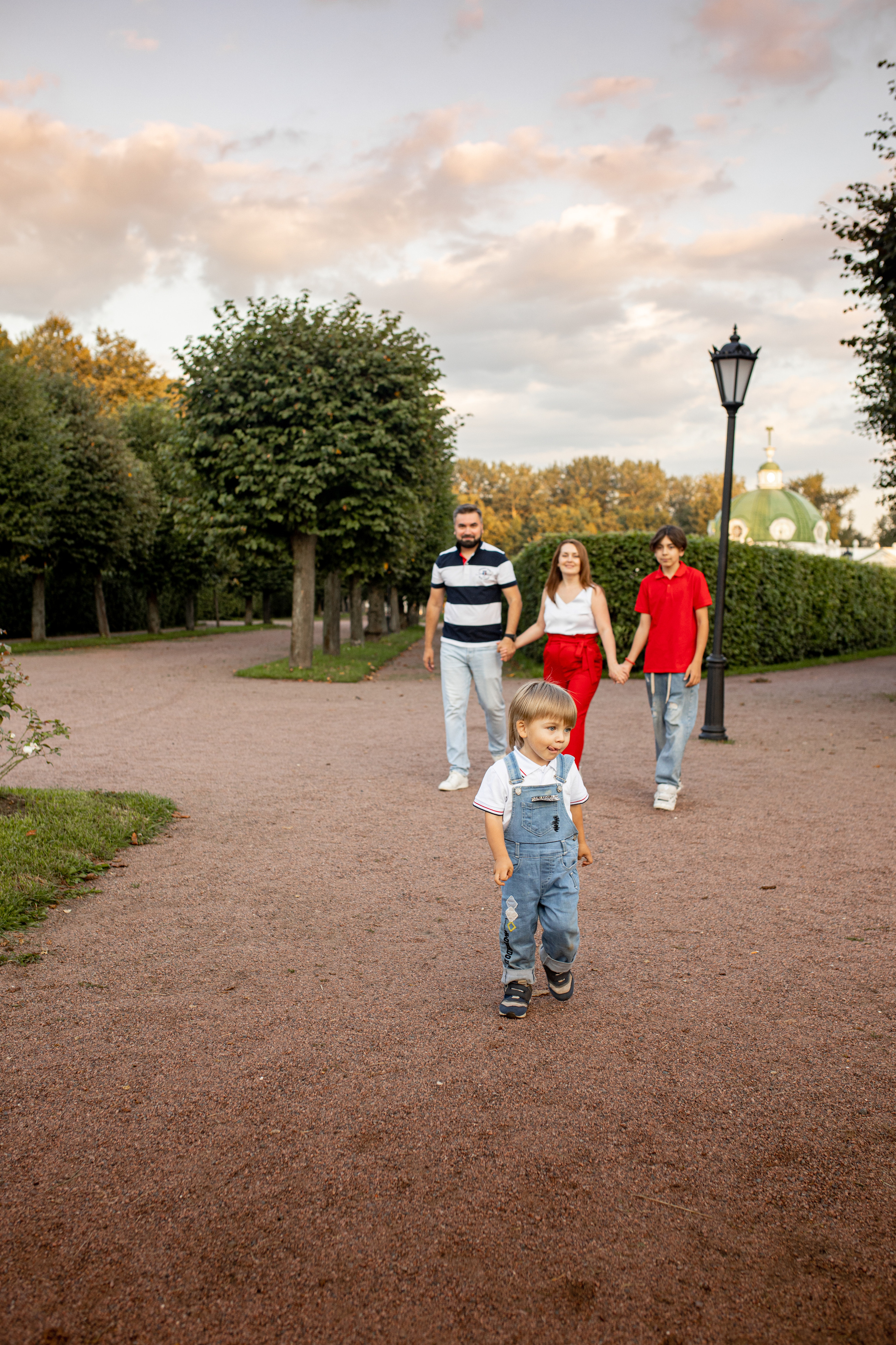 Семейная фотосессия в Кусково. Фотограф в Железнодорожном и Балашихе