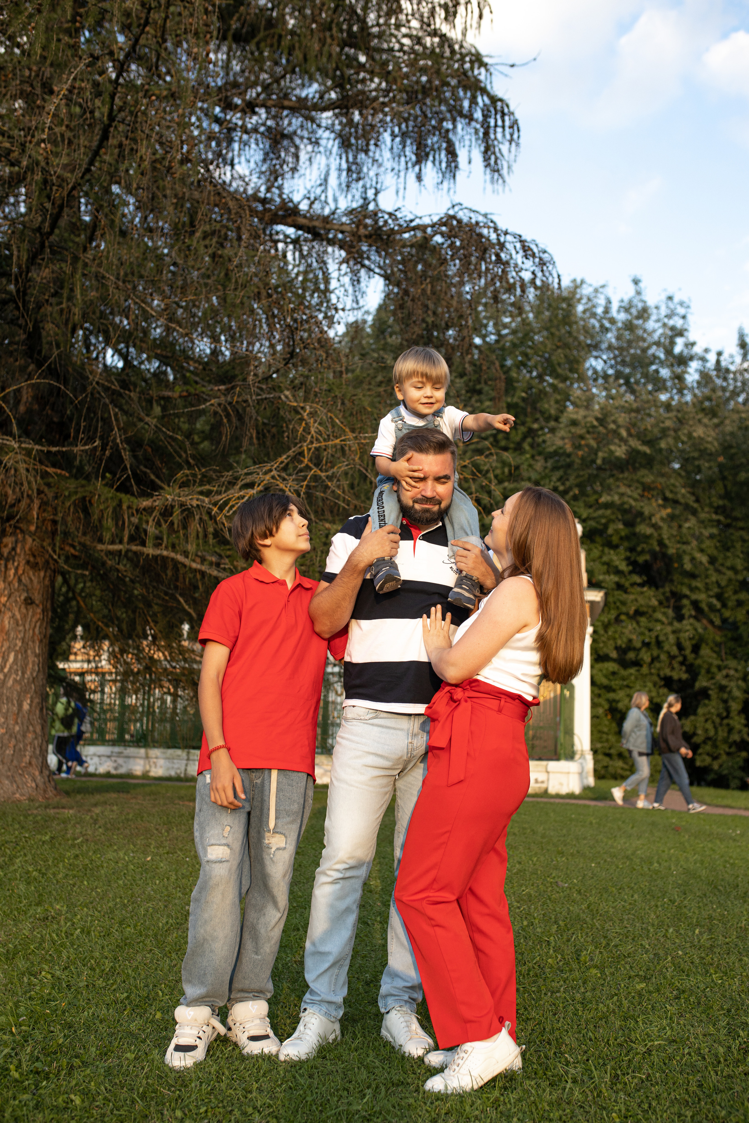 Семейная фотосессия в Кусково. Фотограф в Железнодорожном и Балашихе