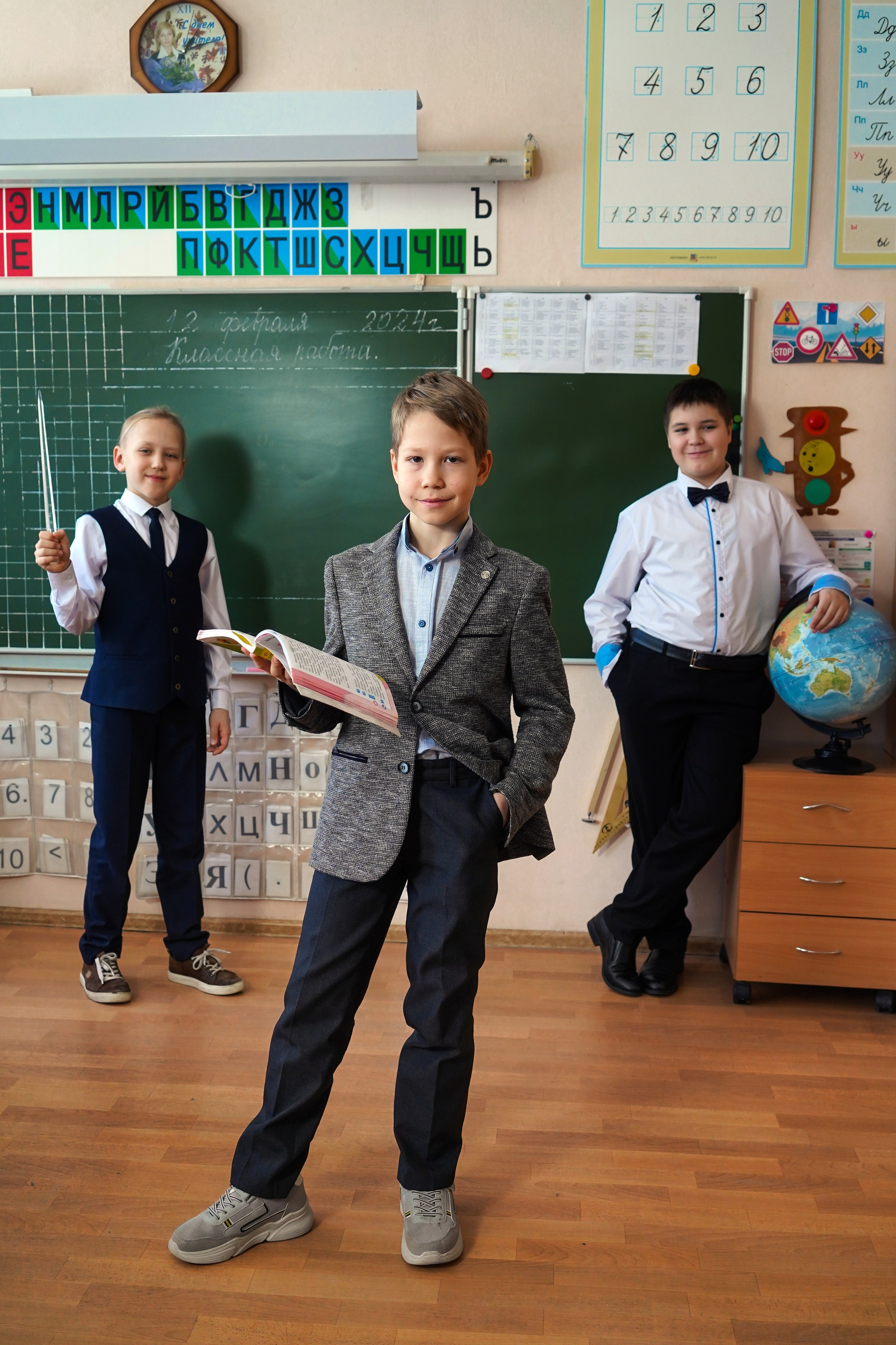 Выпускные альбомы, 4 класс Школа № 175 школьная фотосессия. Семейный и портретный фотограф в Екатеринбурге Анна Лобанова