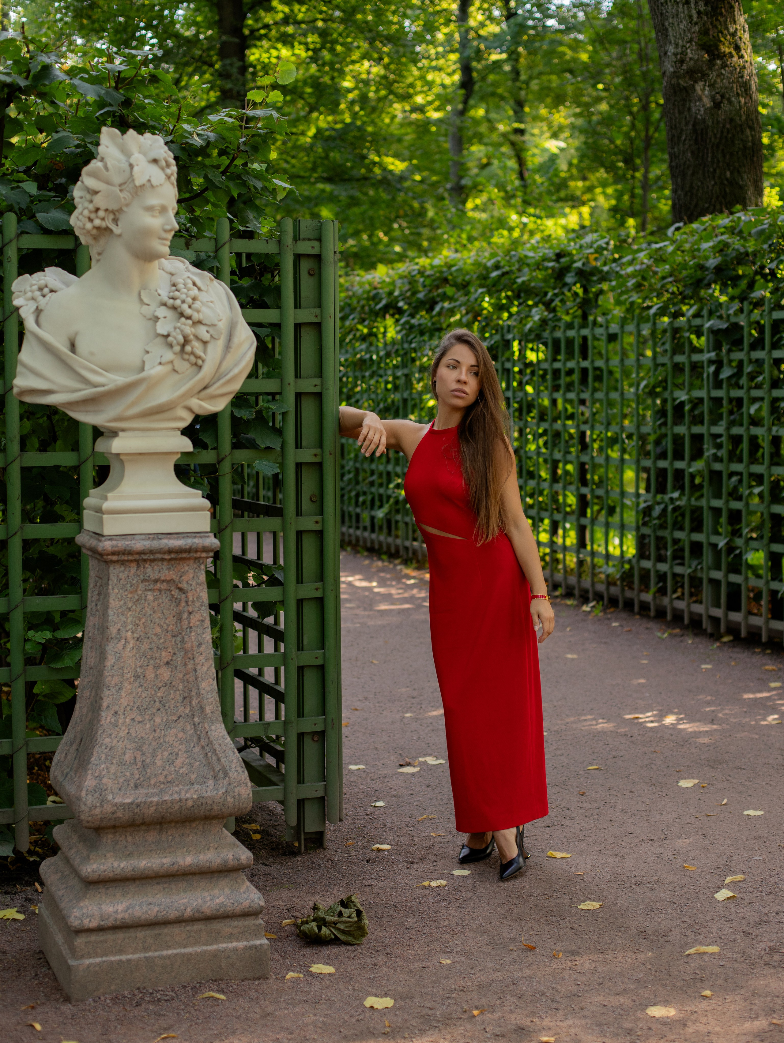 Прекрасная Яна в Летнем саду. Семейный фотограф в Санкт-Петербурге Ирина Иванова