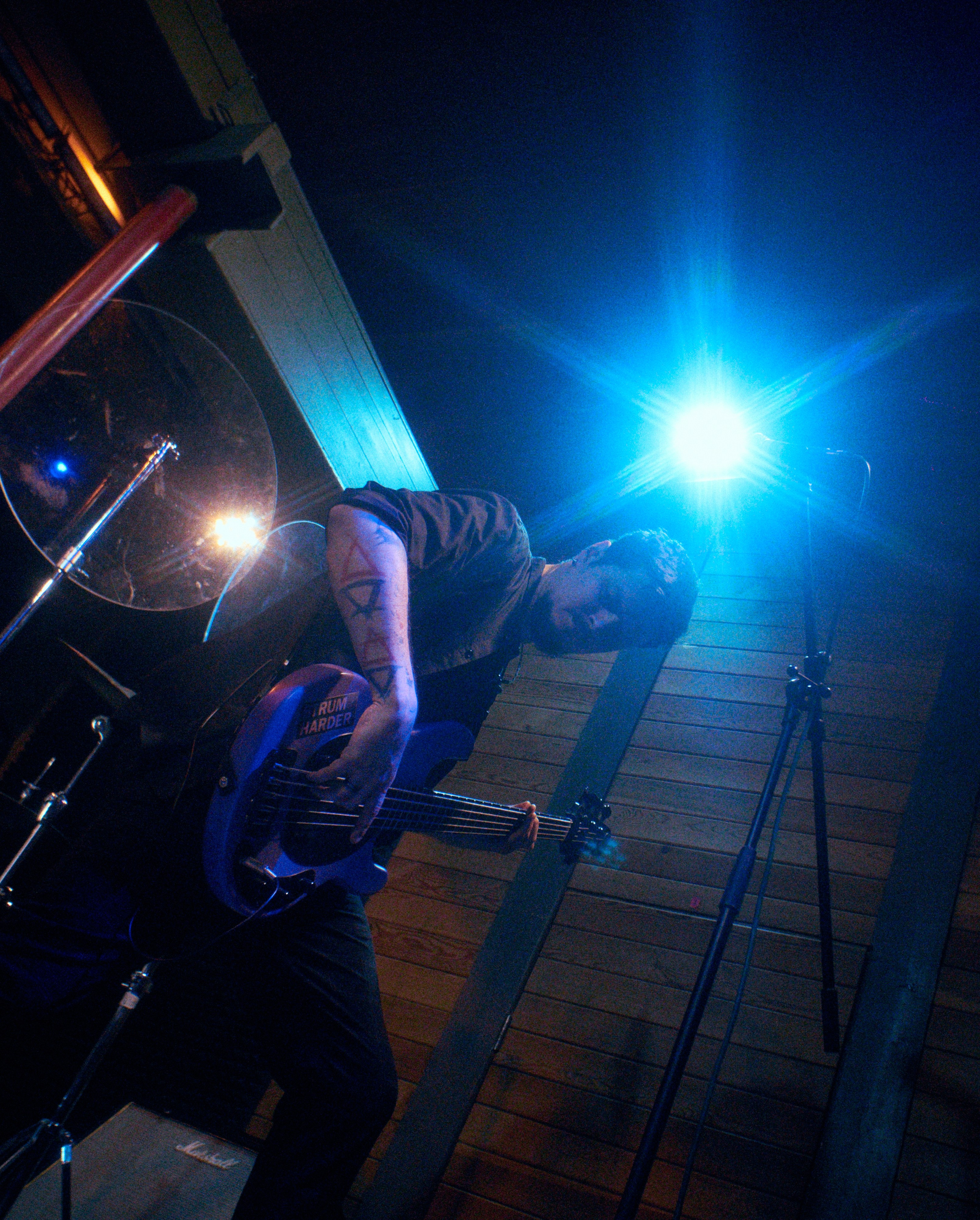 ГОЛОВА МУЭССЫ — КОНЦЕРТ 18-10-2025 В КИТАЙСКОМ ЛЕТЧИКЕ. Фотография для артистов