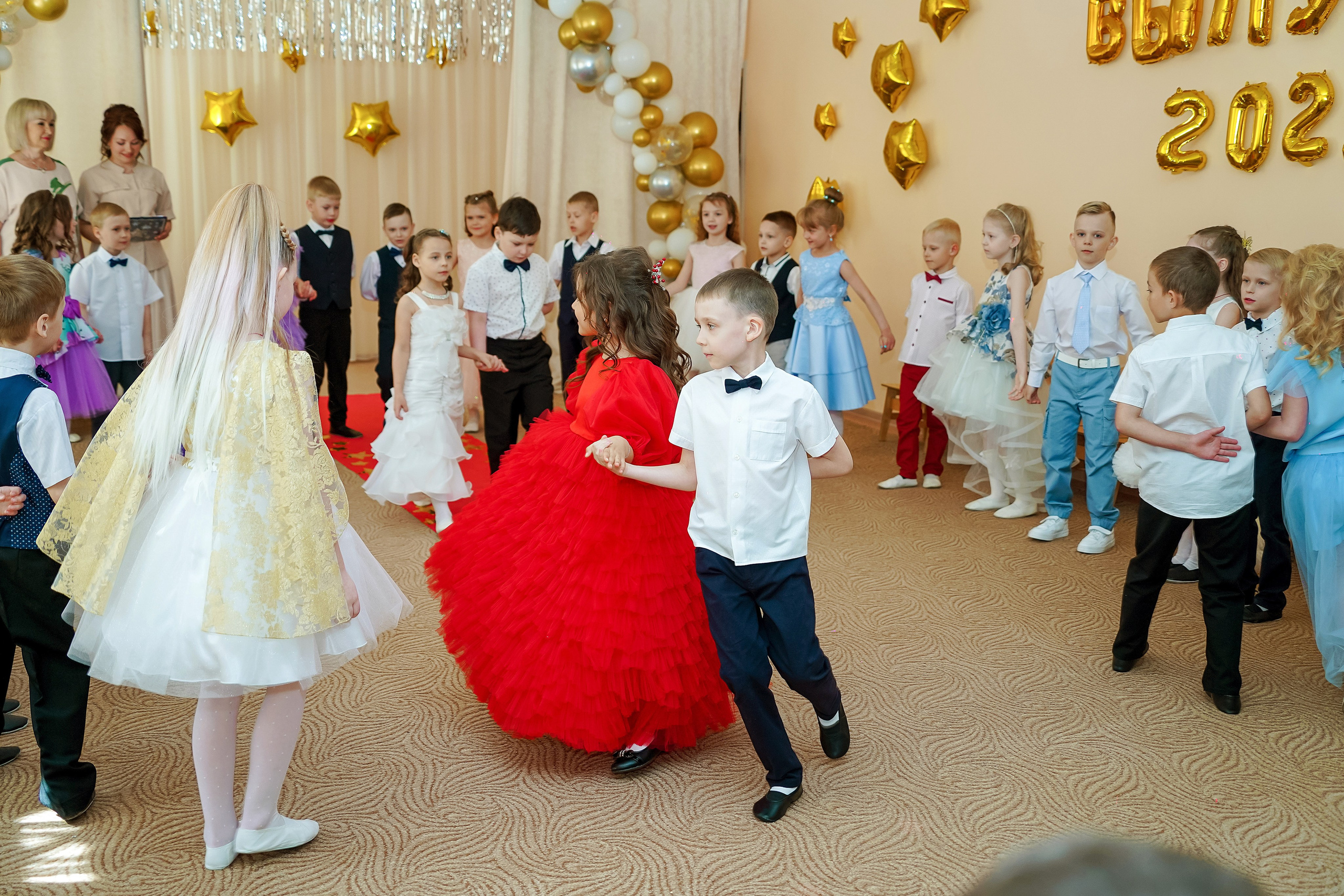 Фотосъемка видеосъёмка фотограф видеооператор новогодних утренников  в. Фотограф, видеооператор Нина Коршунова