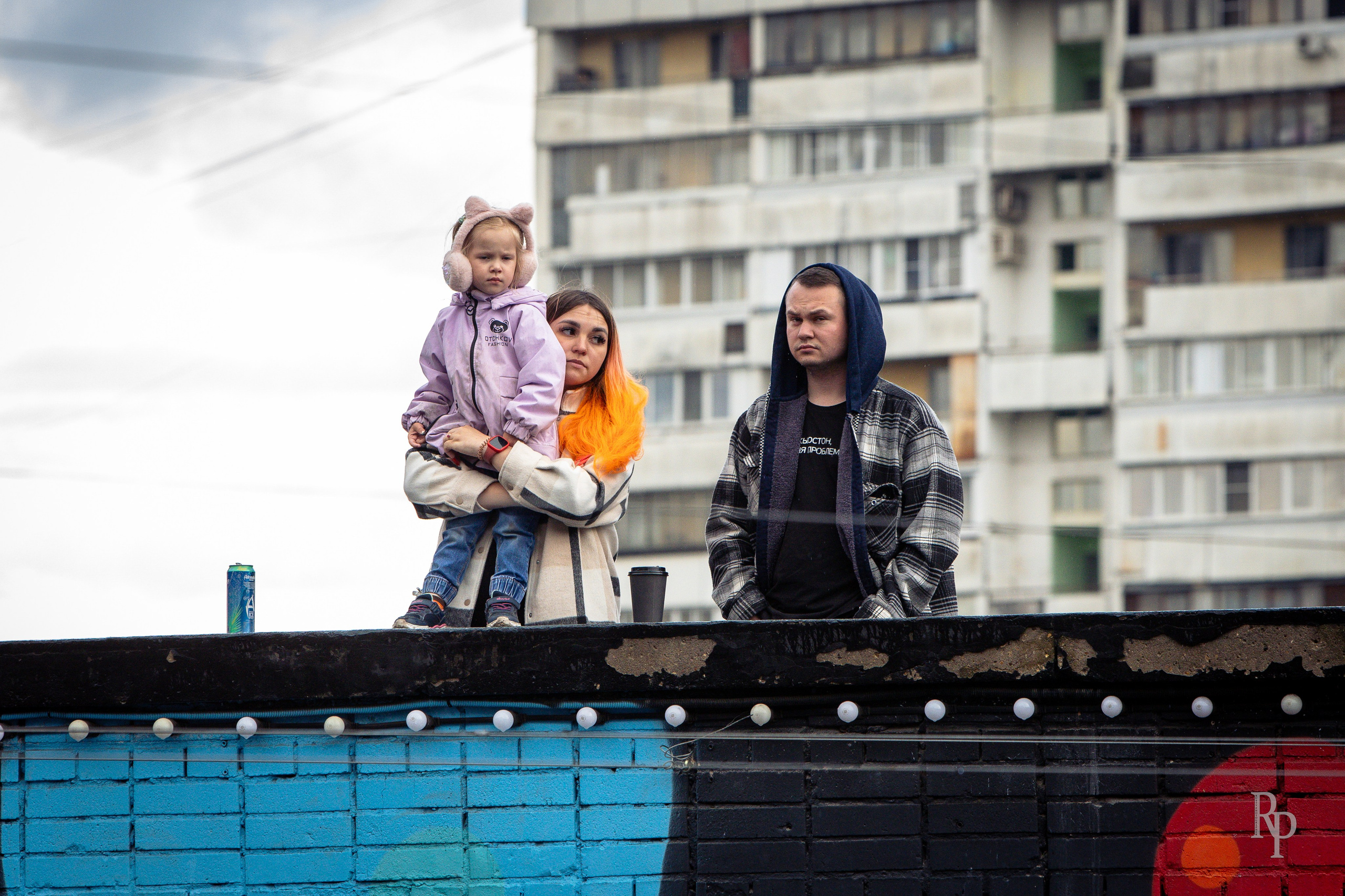 SHOWDOWN. Rusty Photographer