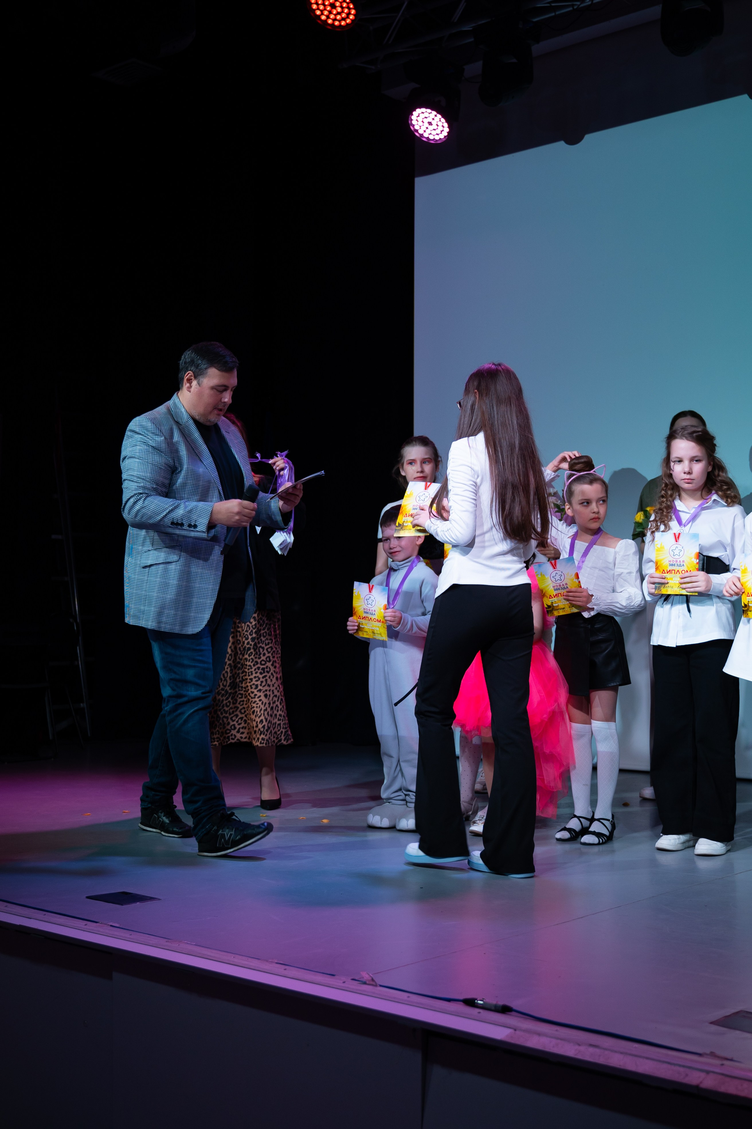 Отчетный концерт продюсерского центра «Новая Звезда». Фото / Видеосъемка в Москве
