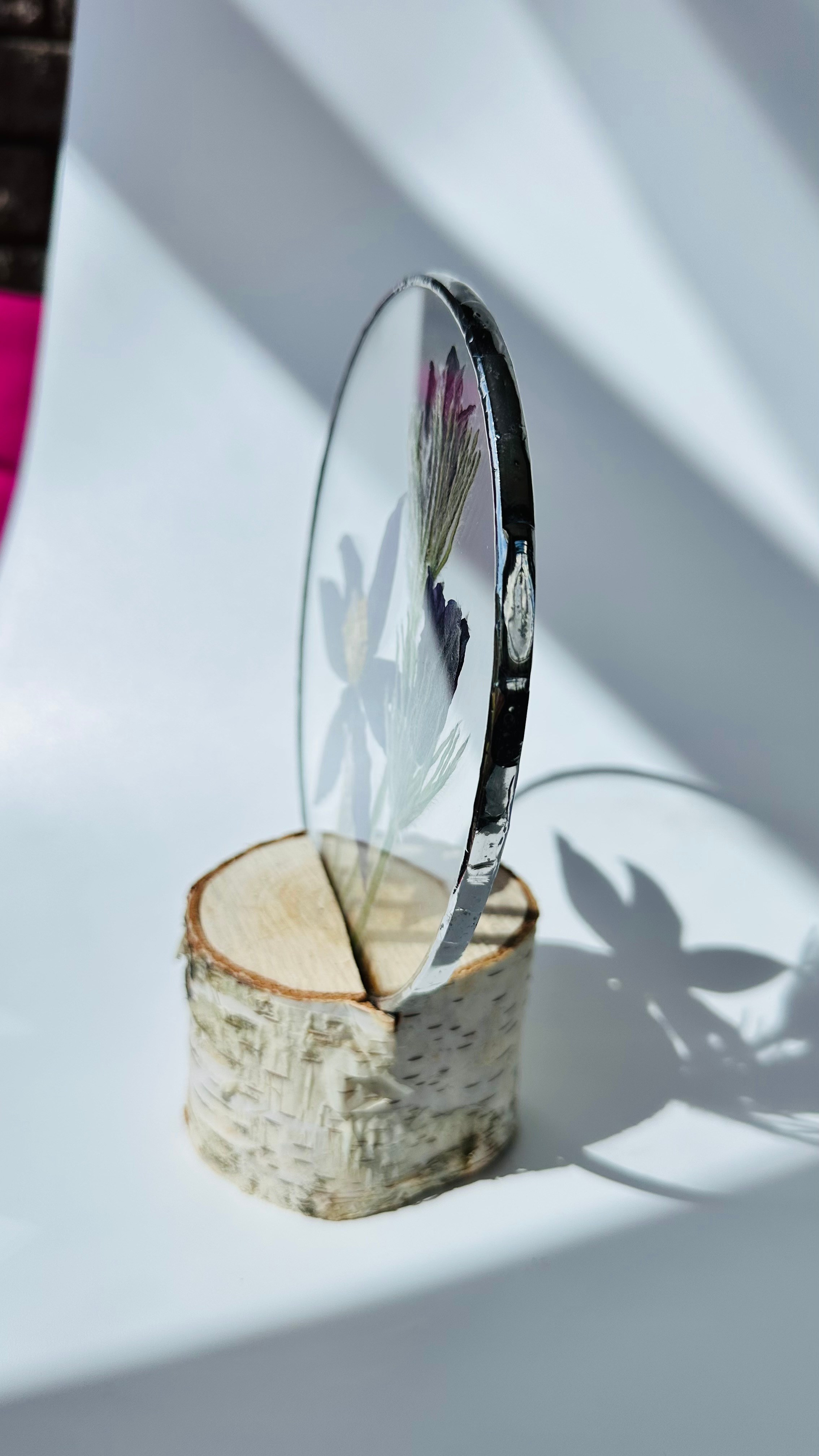 Засушенные цветы в раме витраж техника тиффани. Гербарий в стекле, интерьерные панно, витражи с сухоцветами в технике тиффани