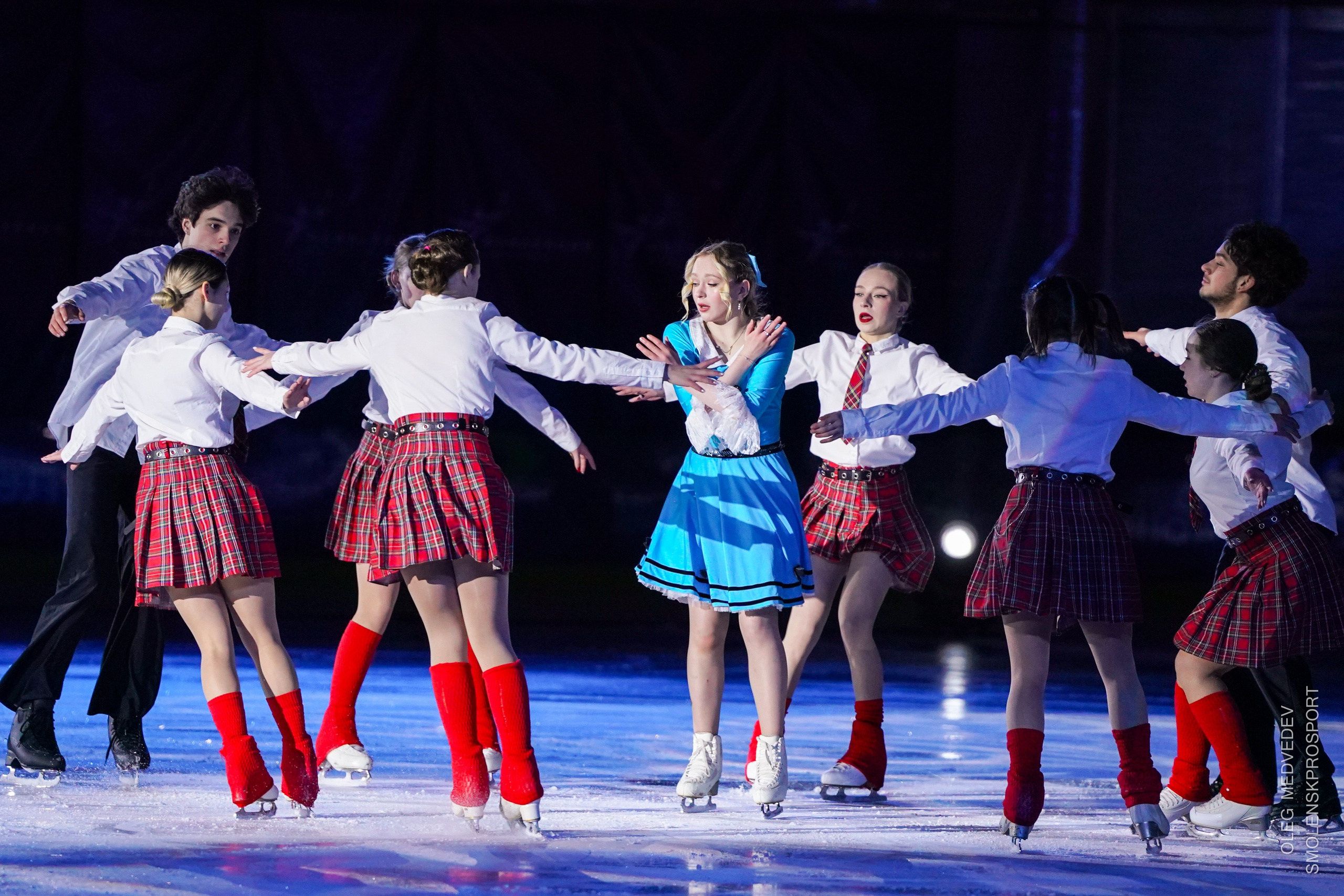 Алиса в стране чудес шоу на льду. Спортивный фотограф Олег Медведев | prosport67 | Смоленск