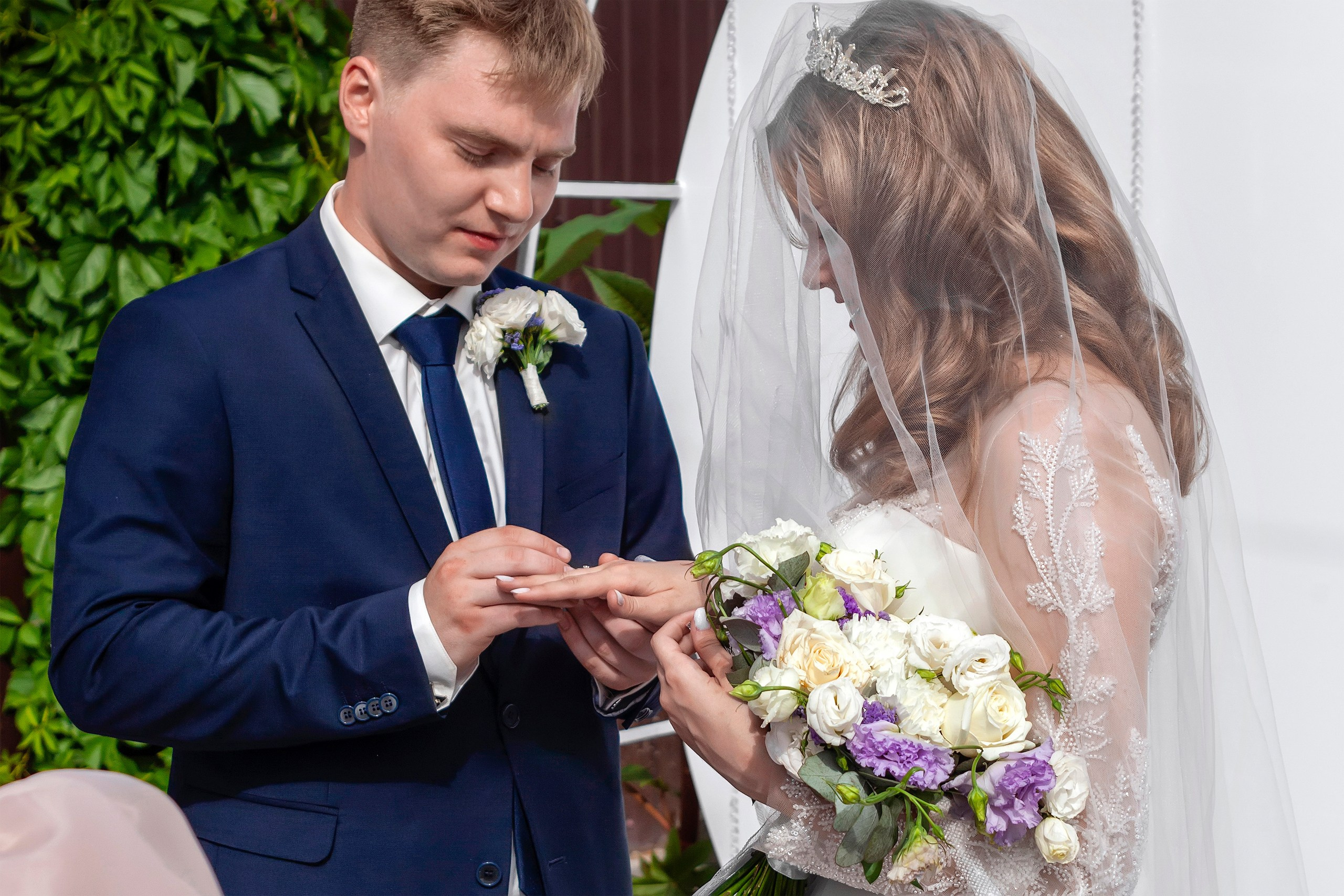 Кольца на свадебной церемонии - выездная роспись